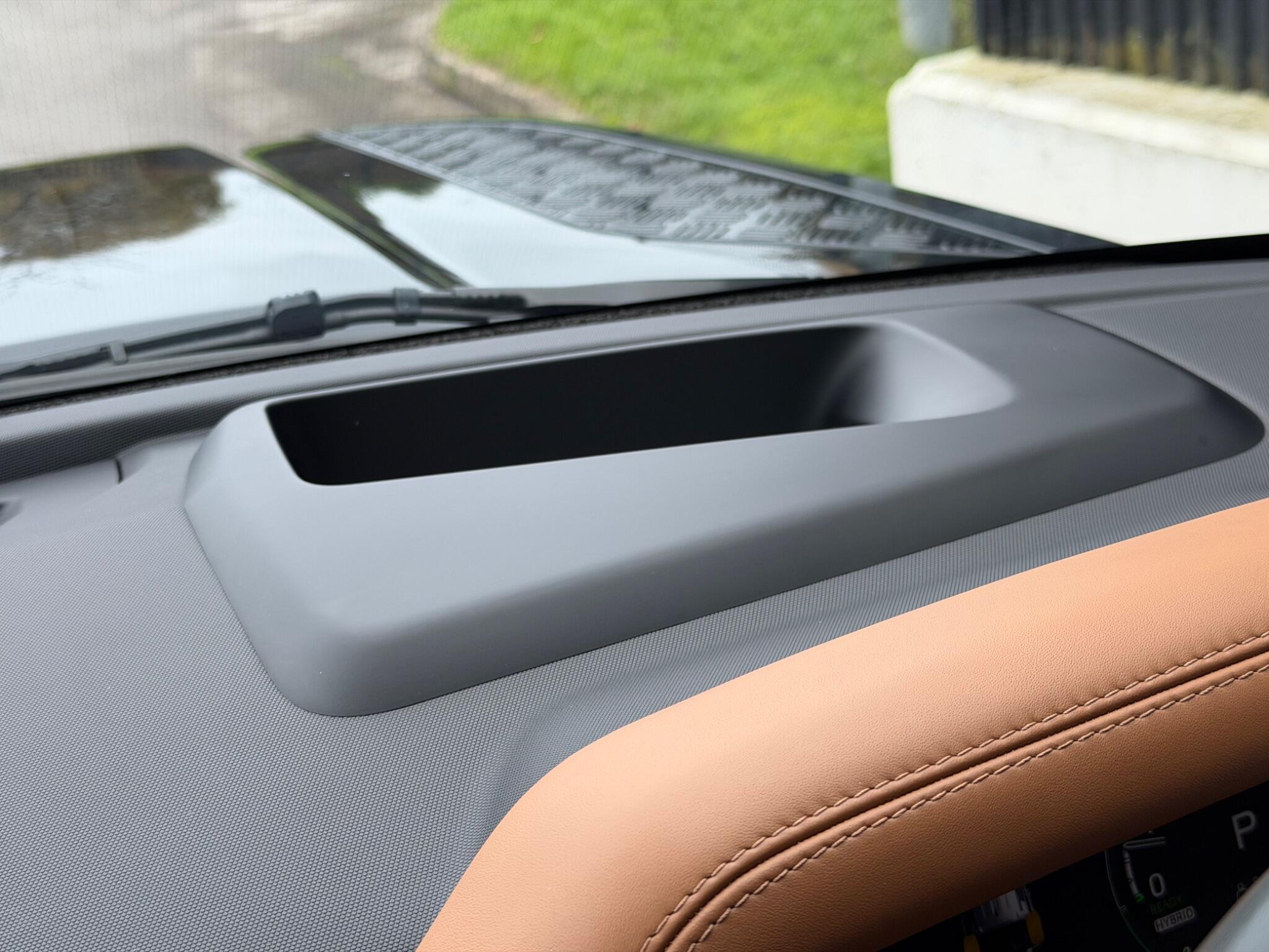 Land Rover Defender view 48