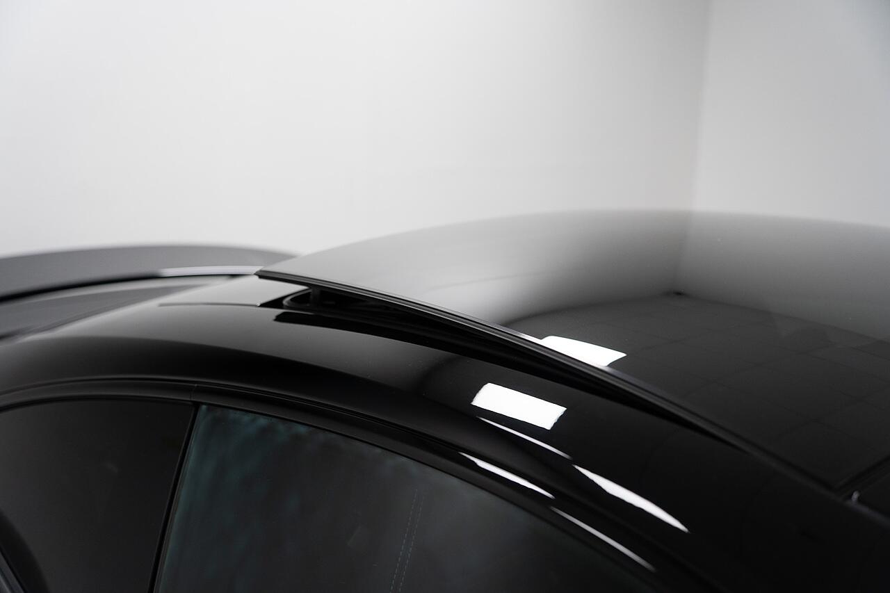 Porsche 911 view 31
