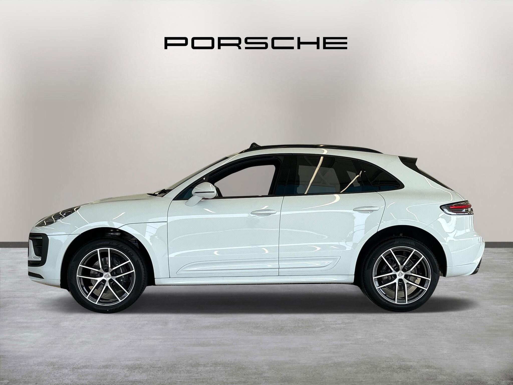Porsche Macan view 4
