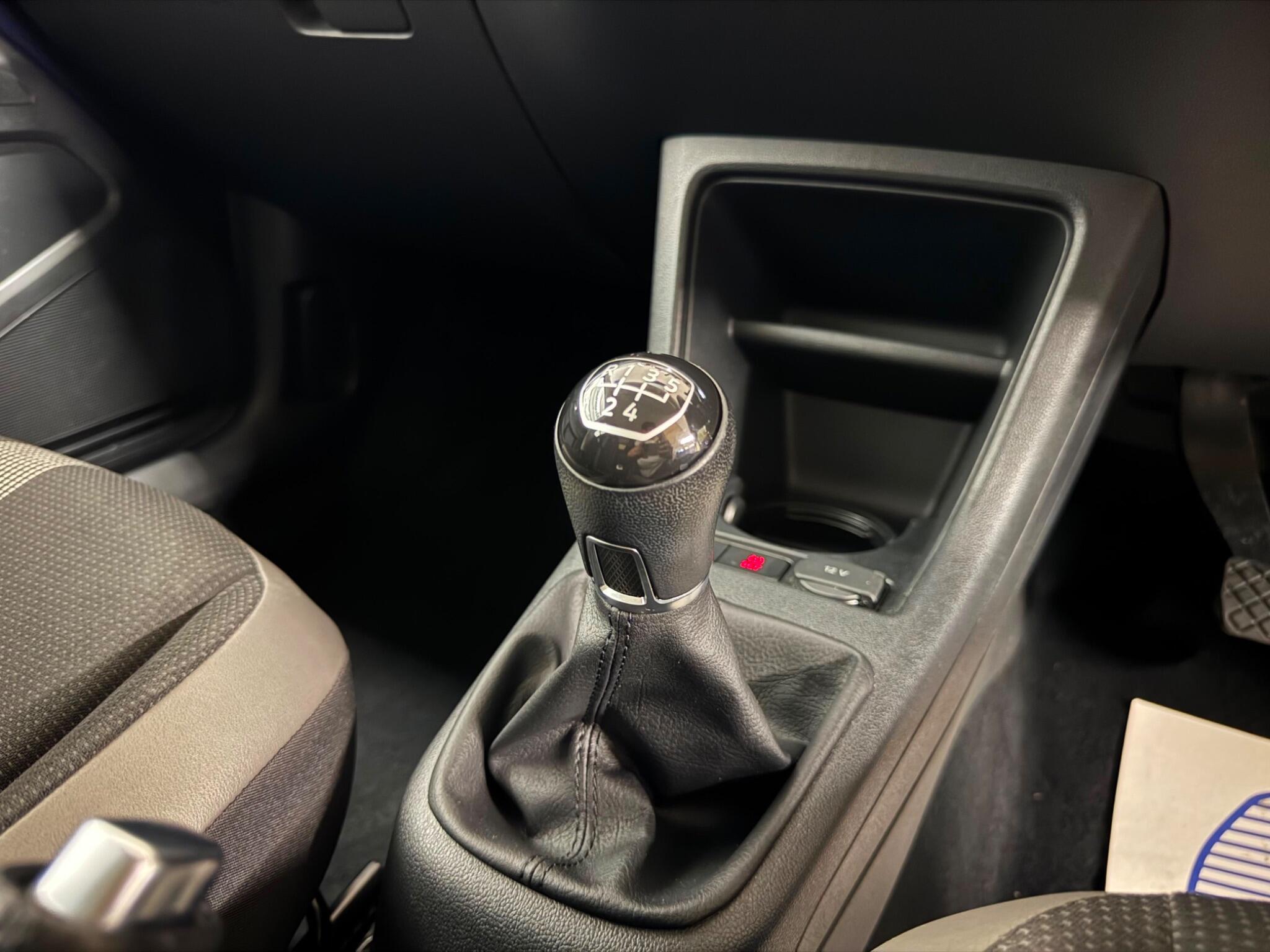 Volkswagen Up! view 20