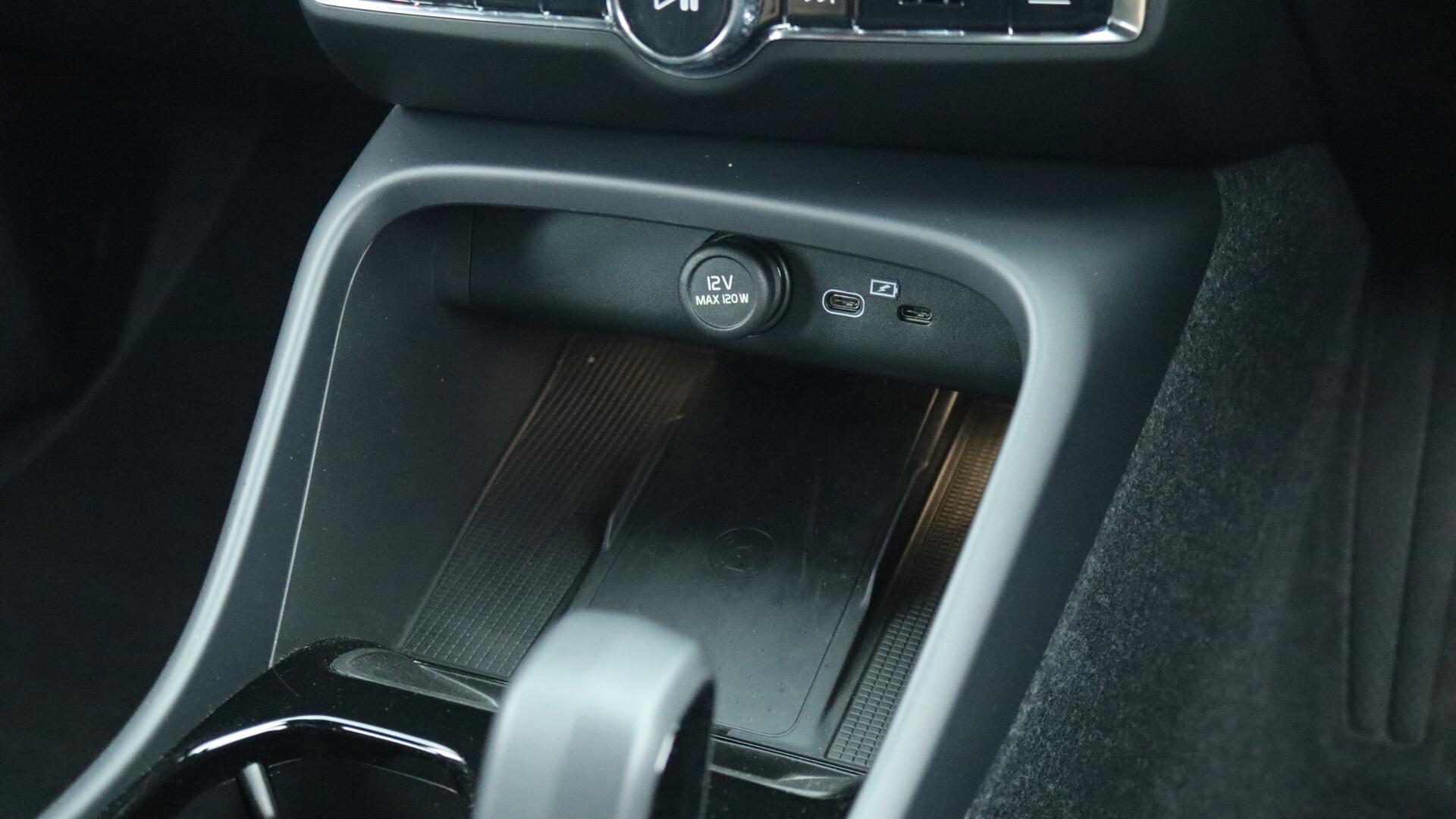 Volvo XC40 view 35