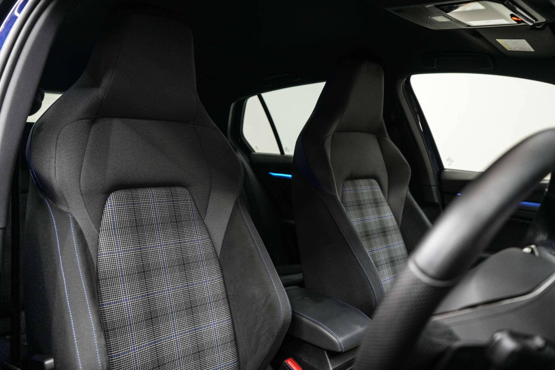 Volkswagen Golf view 11