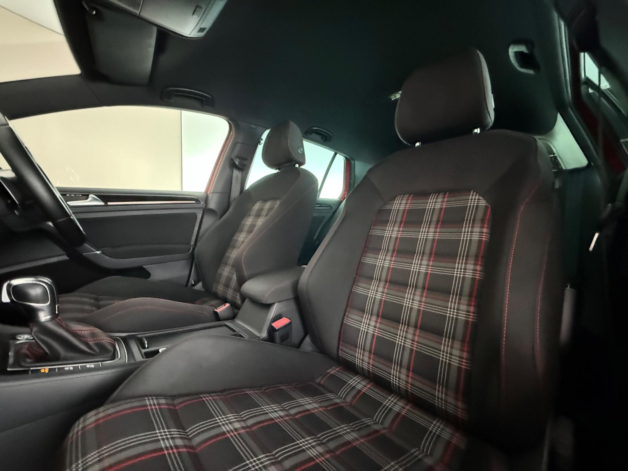 Volkswagen Golf view 33
