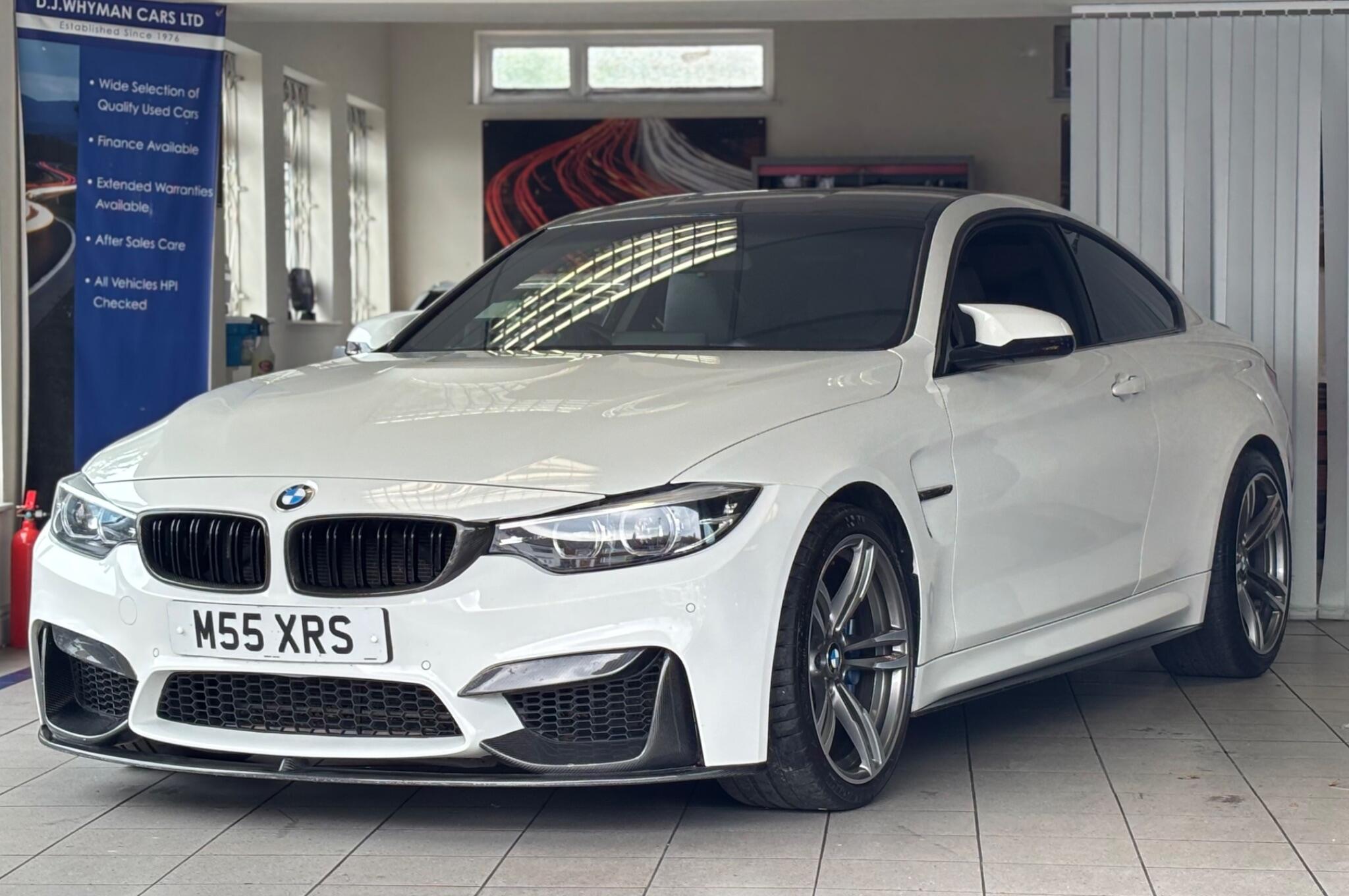 BMW M4 view 3