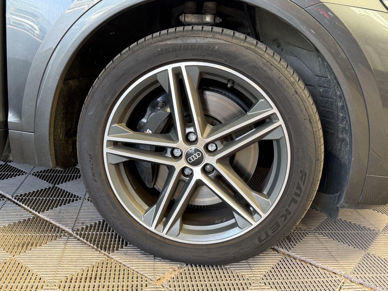Audi SQ5 view 19