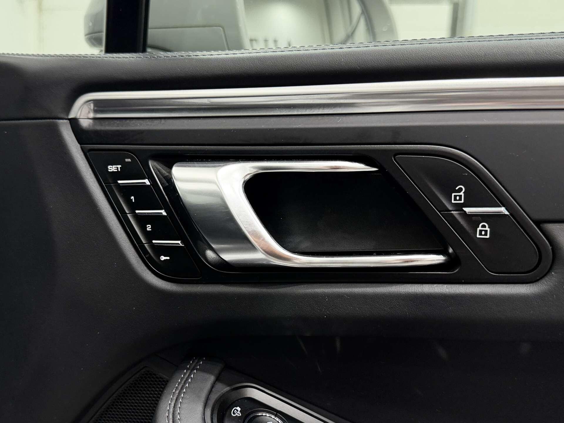Porsche Macan view 41