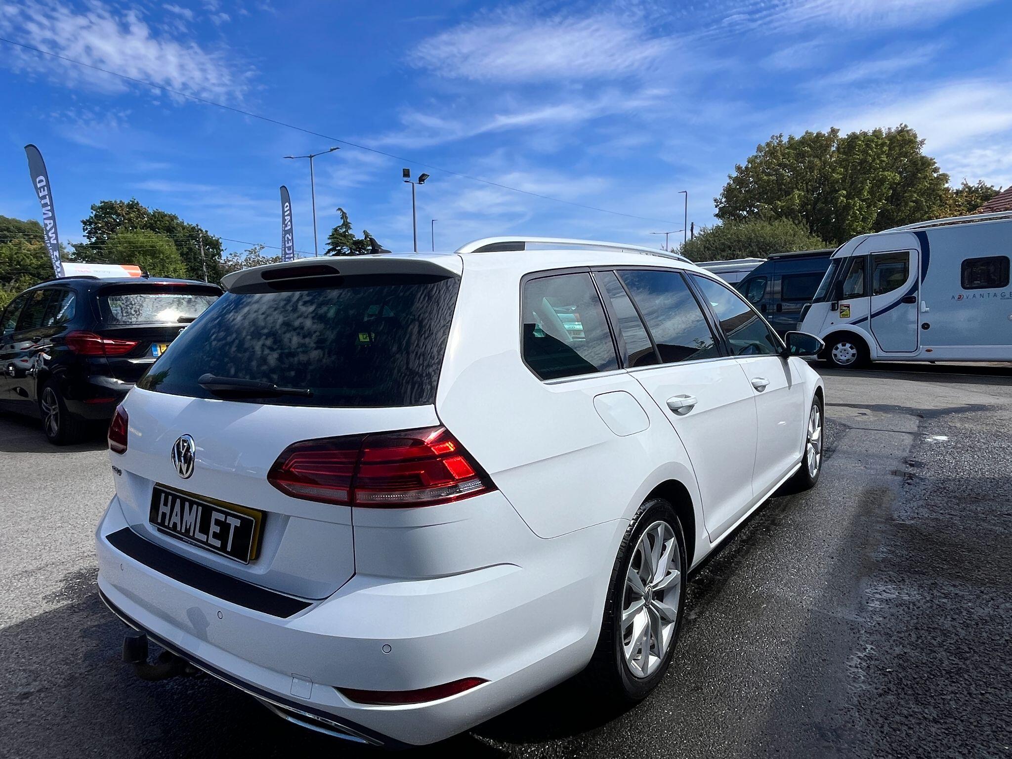 Volkswagen Golf view 5