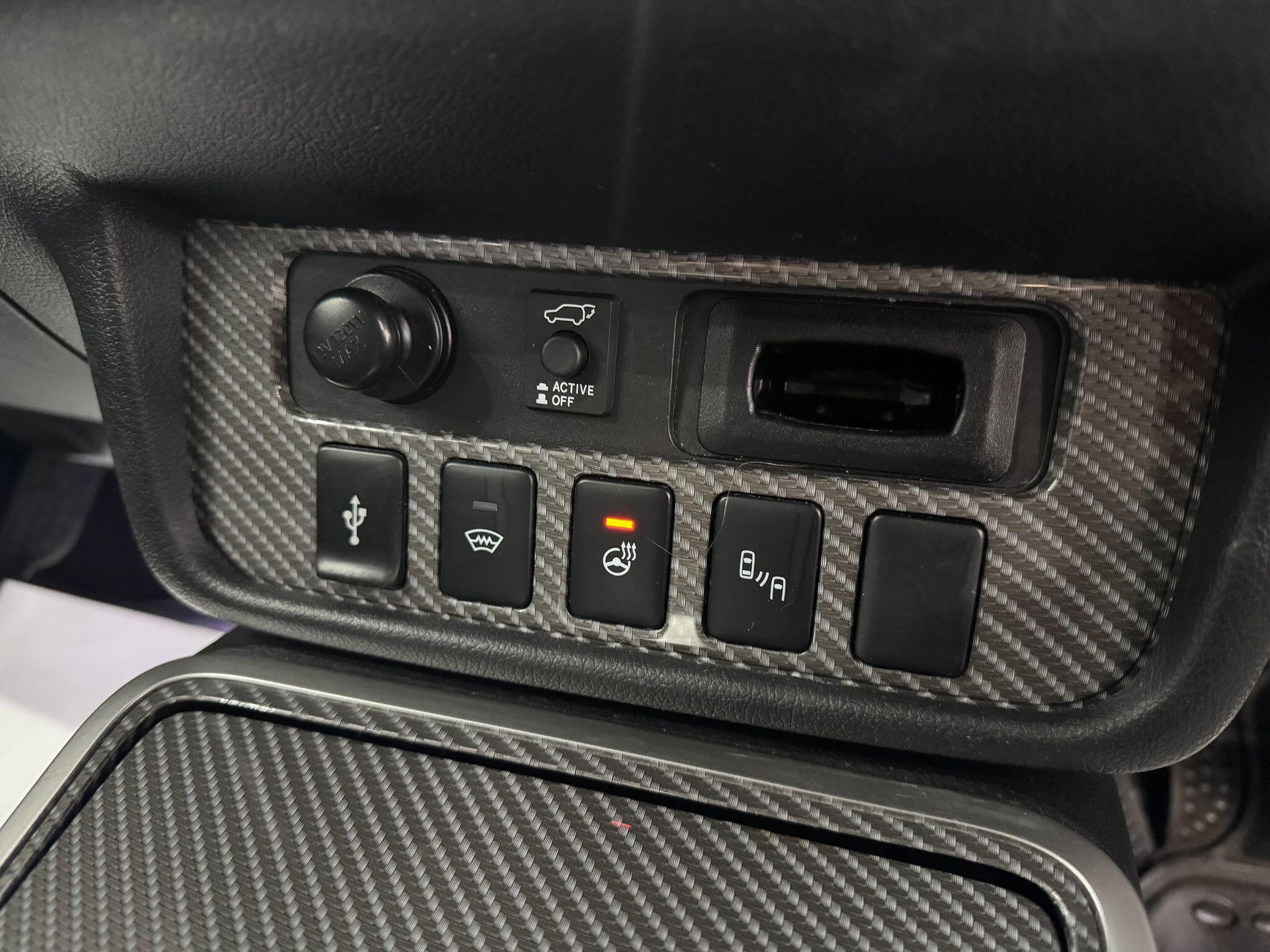 Mitsubishi Outlander view 22