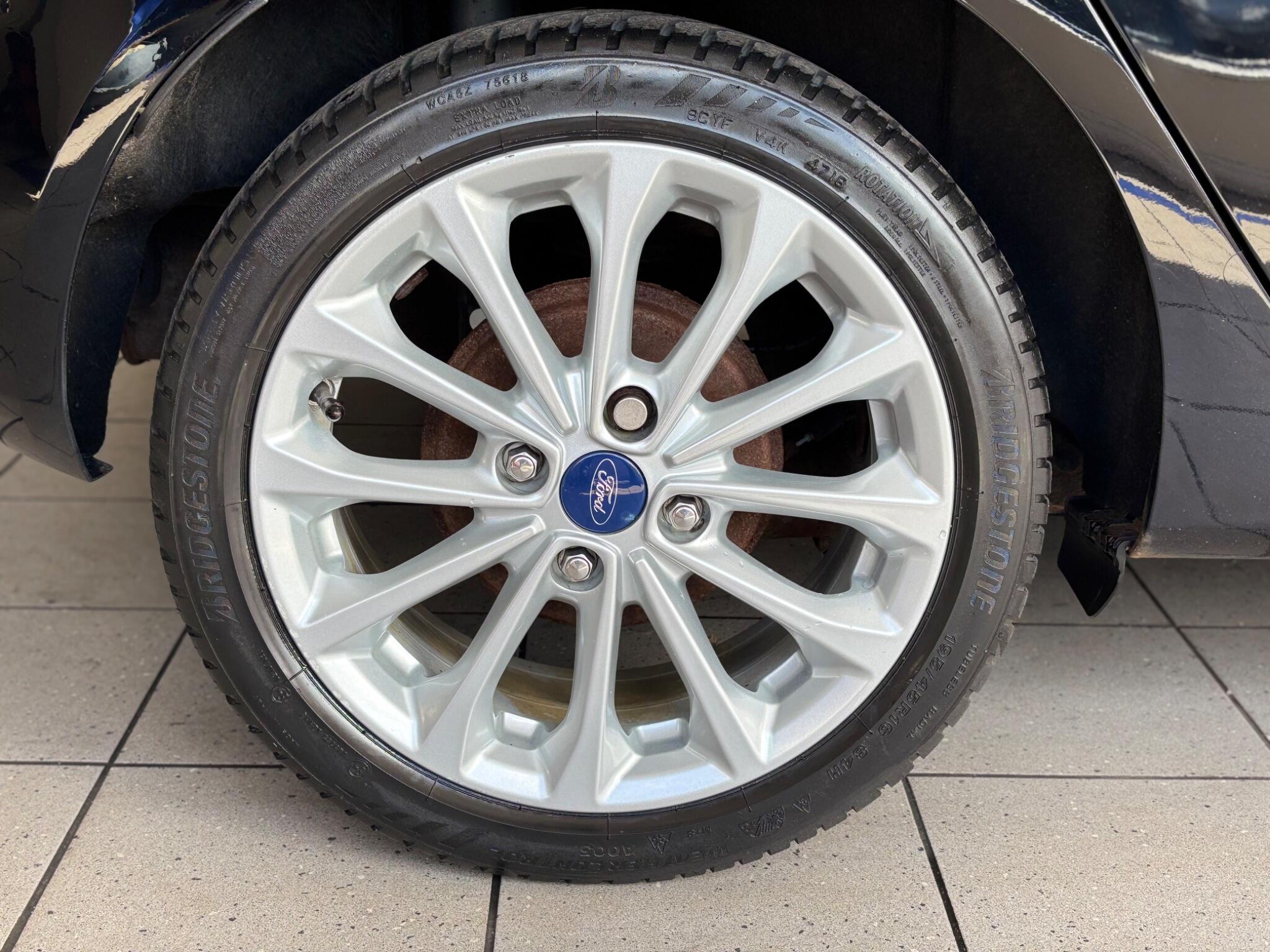 Ford Fiesta view 17
