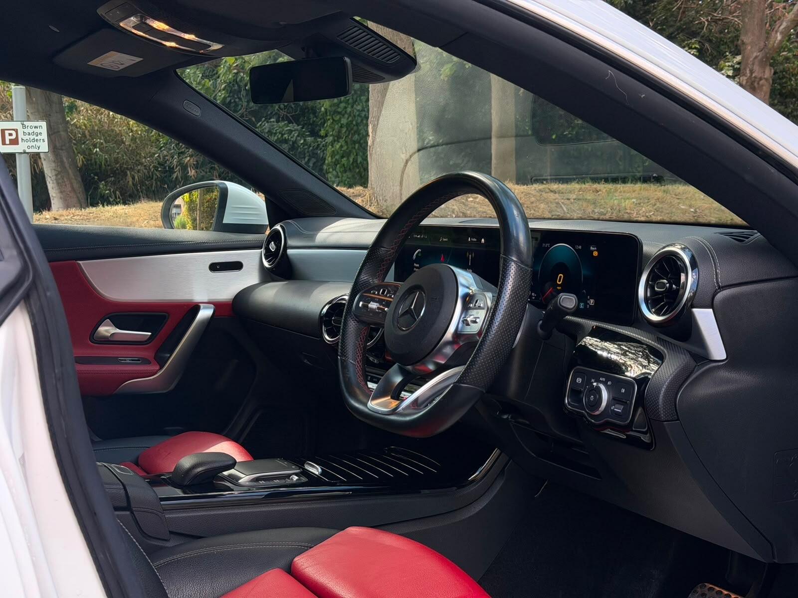 Mercedes-Benz Cla view 10
