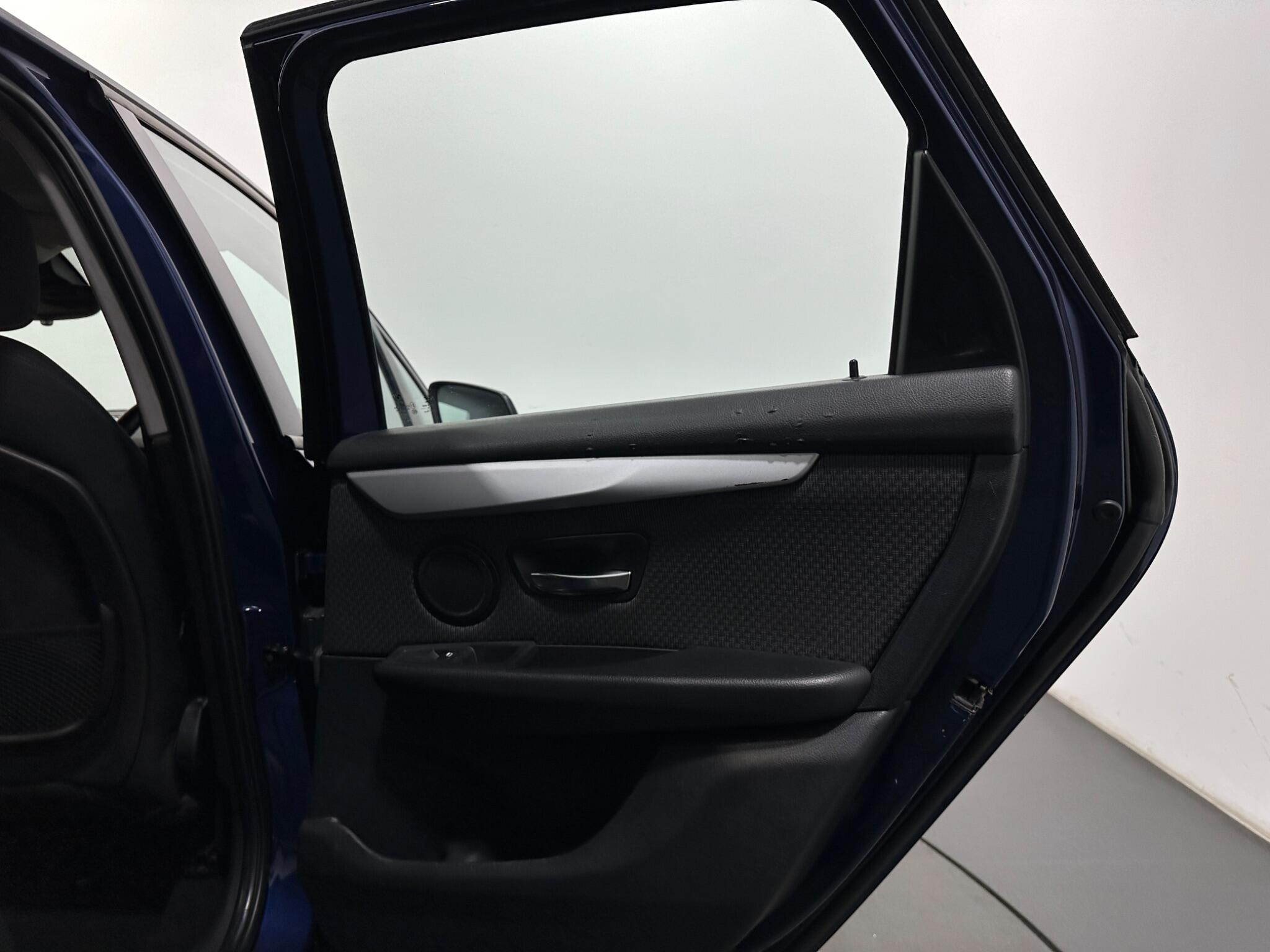 BMW 2 Series view 41