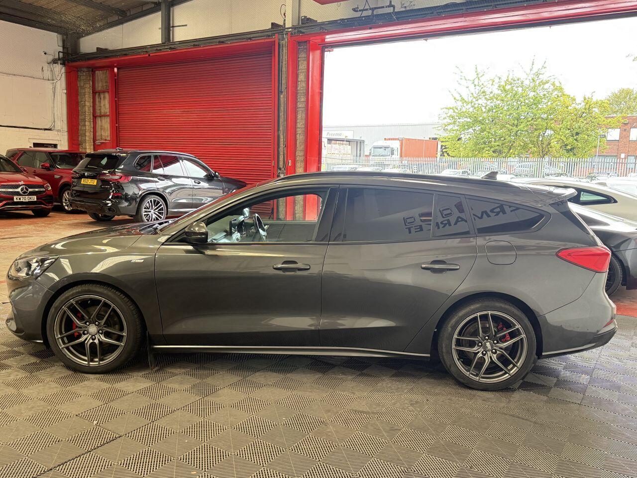 Ford Focus view 6