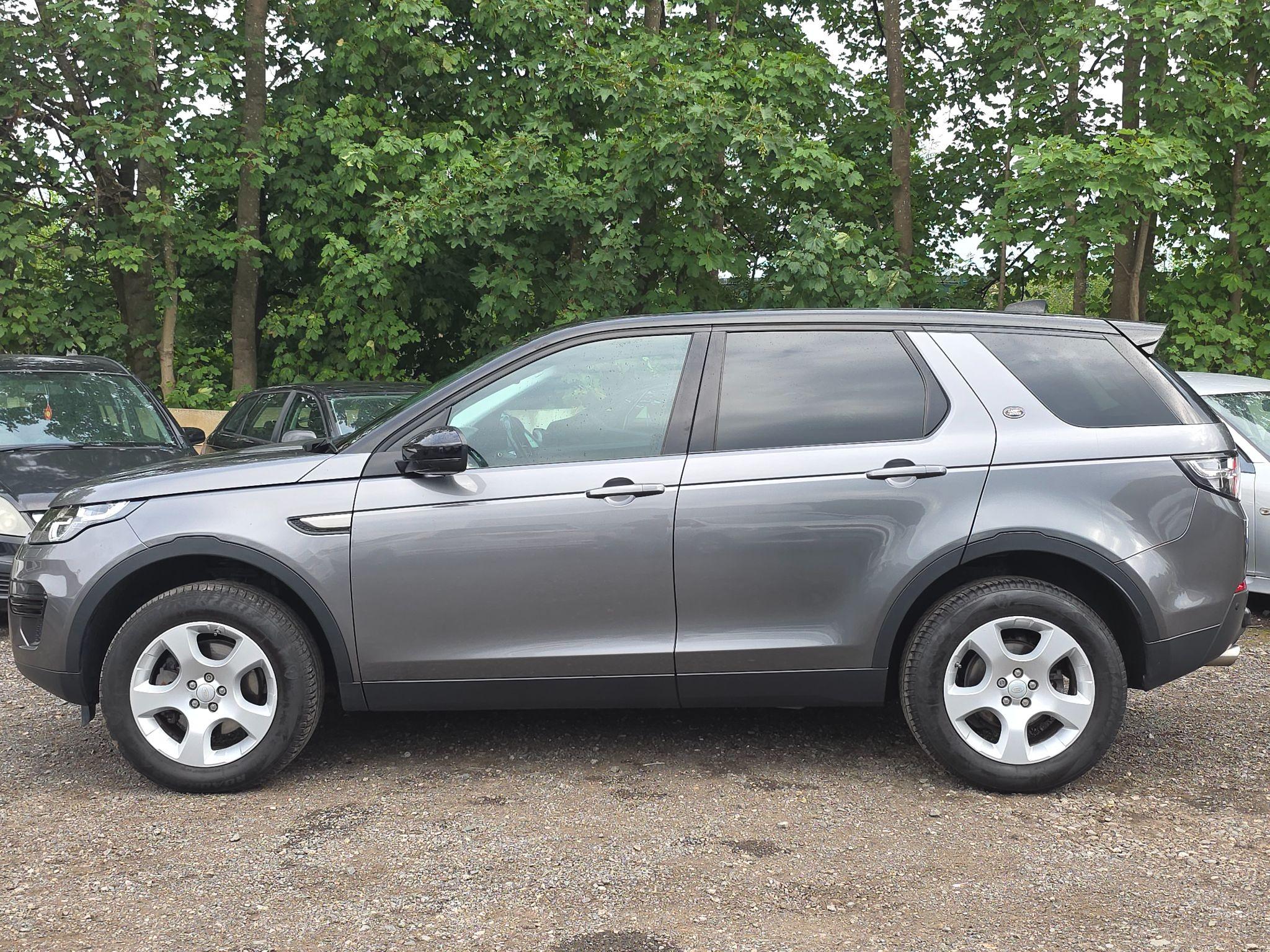 2017 Land Rover Discovery Sport 2.0 TD4 SE 4WD Euro 6 (s/s) 5dr (5 Seat) • 60,214 miles image 5