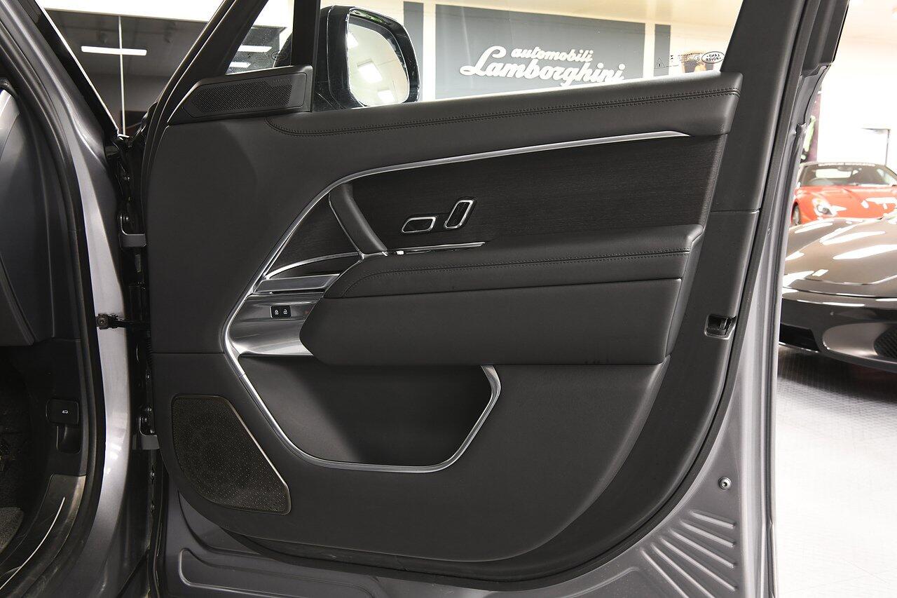 Land Rover Range Rover view 25