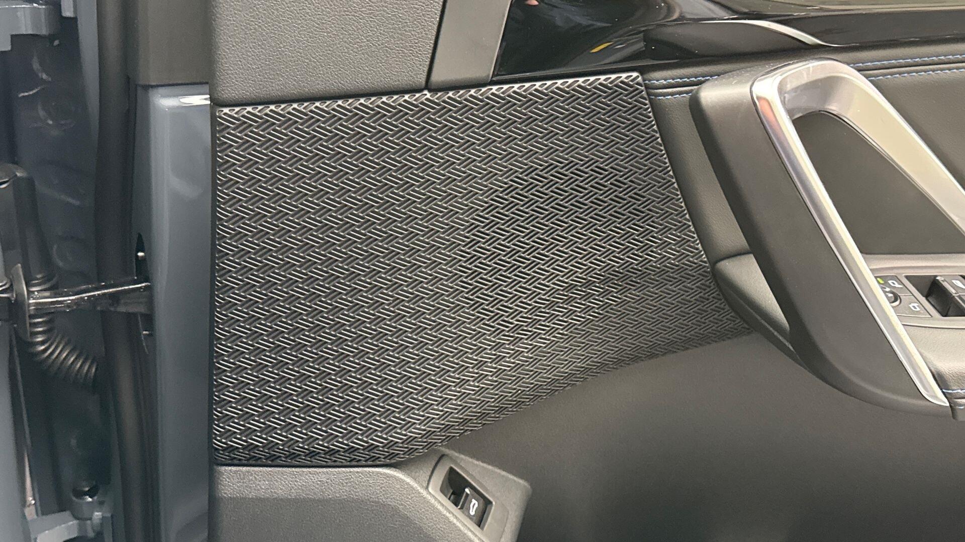 BMW Ix1 view 21