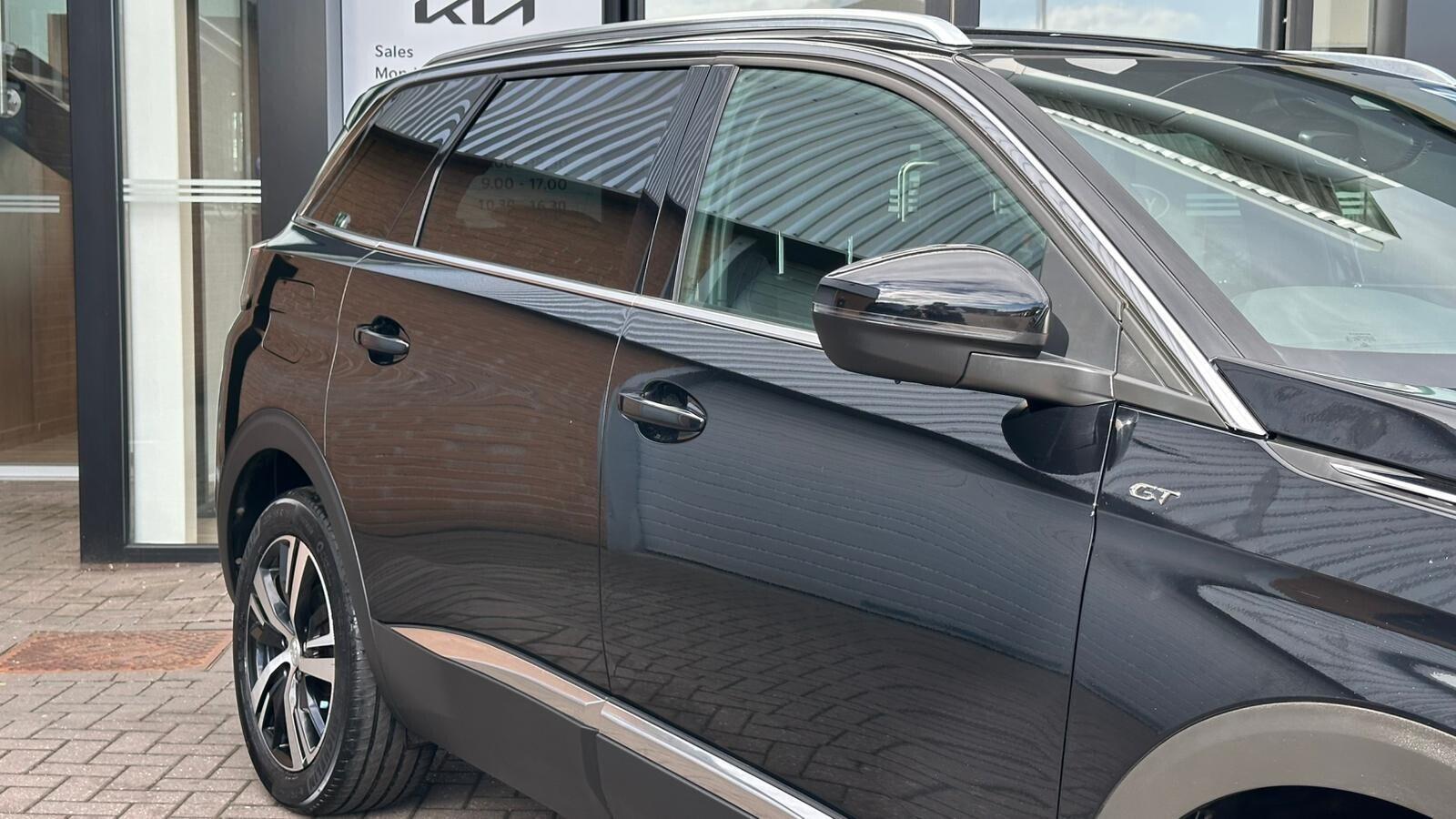 Peugeot 5008 view 4