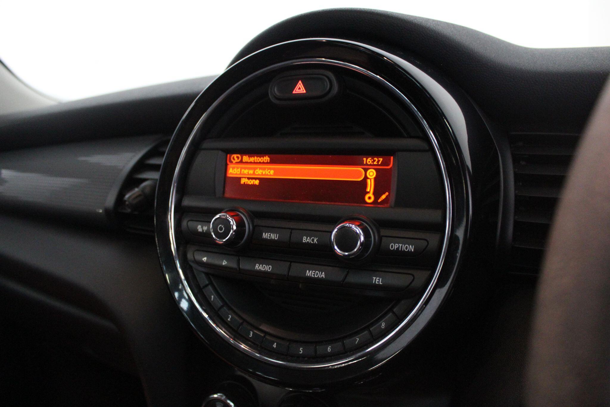 Mini Hatch view 35