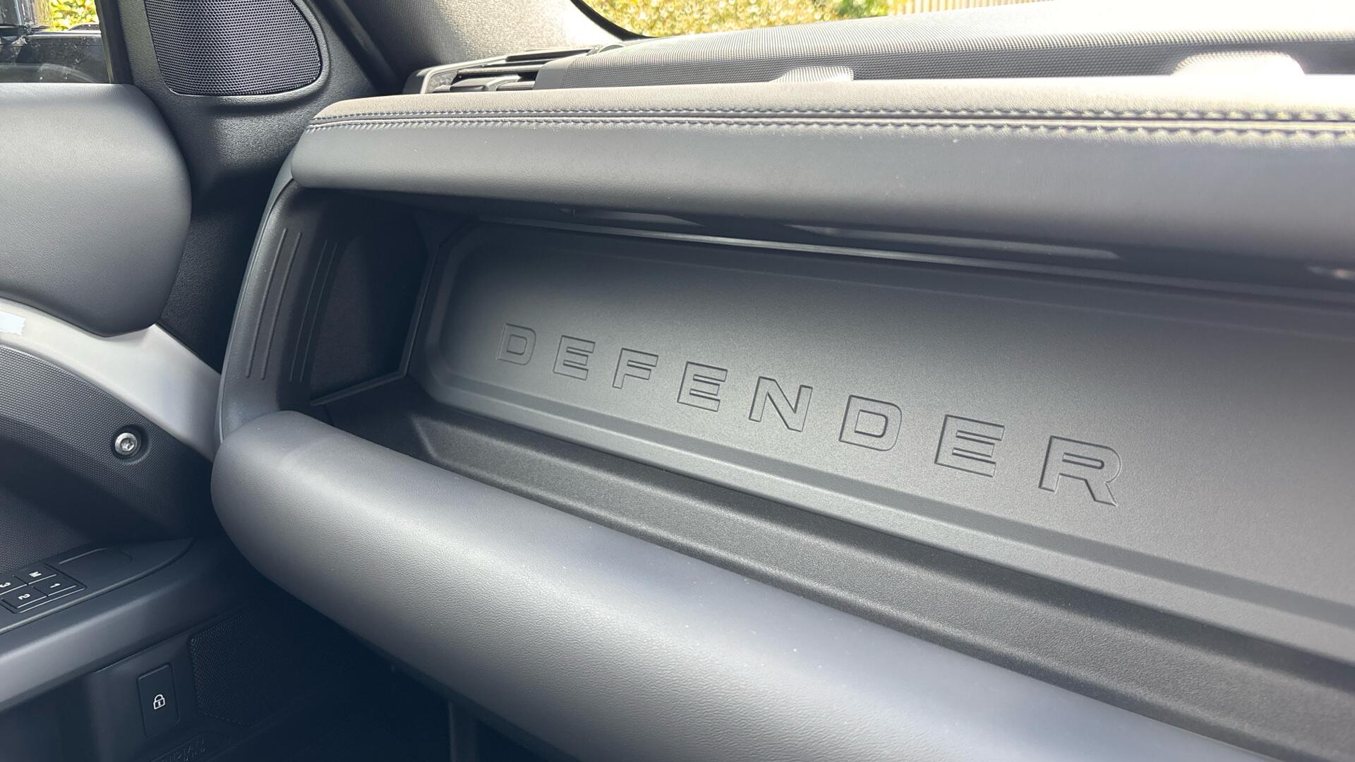Land Rover Defender view 27