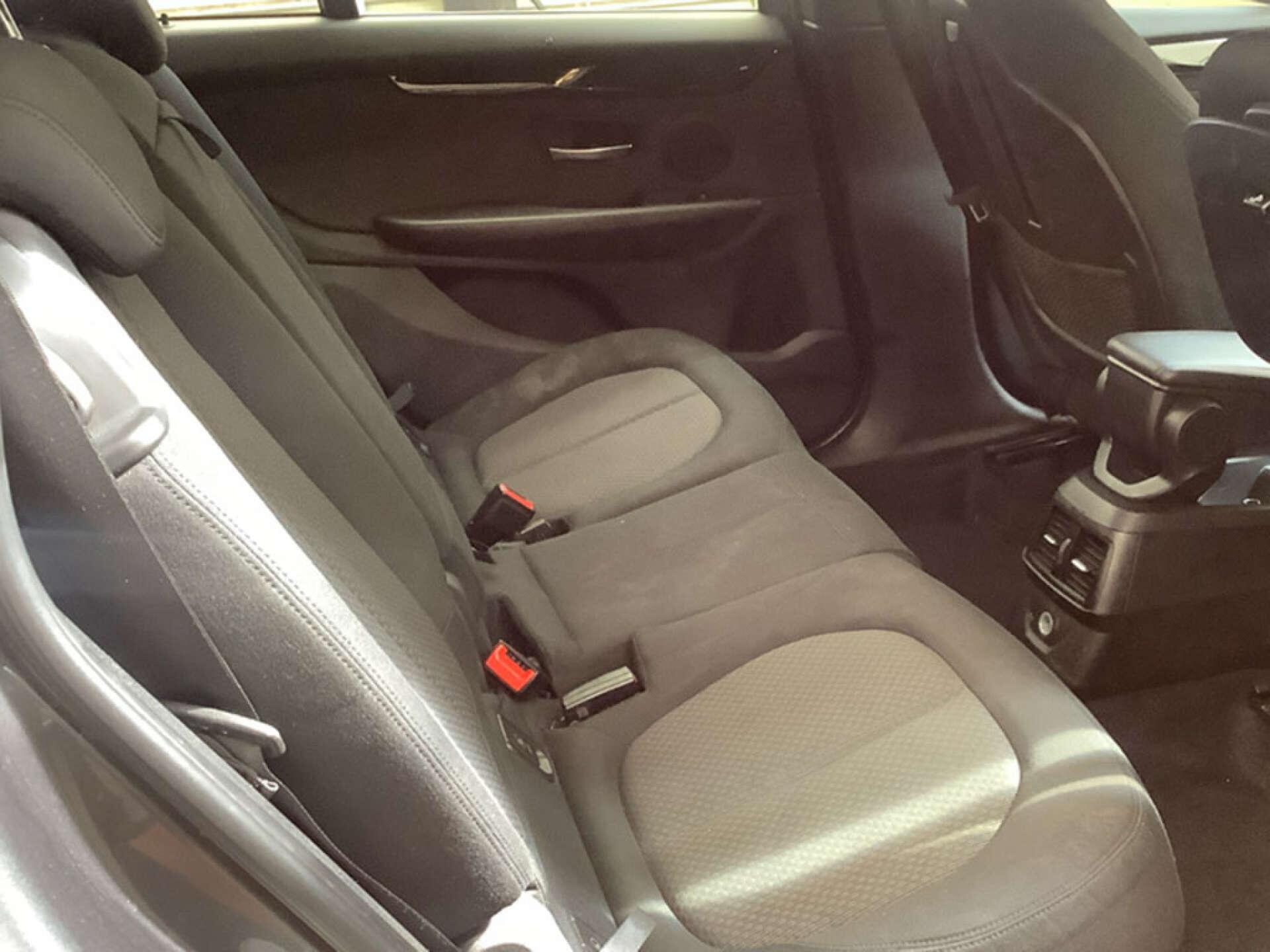 BMW 2 Series view 4
