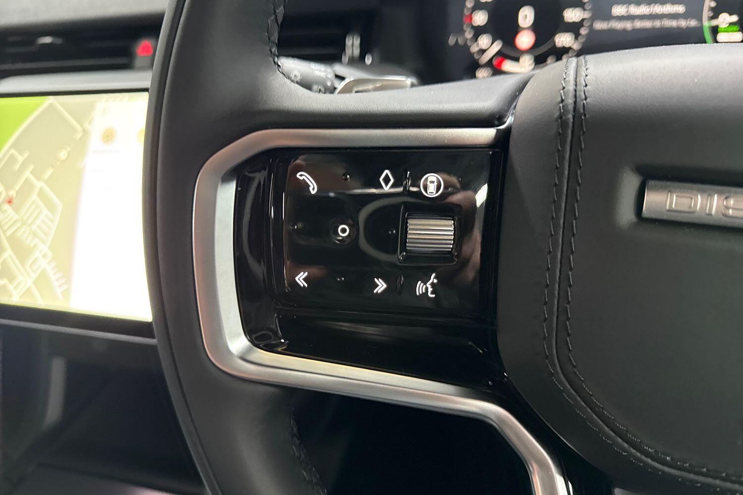 Land Rover Discovery Sport view 24