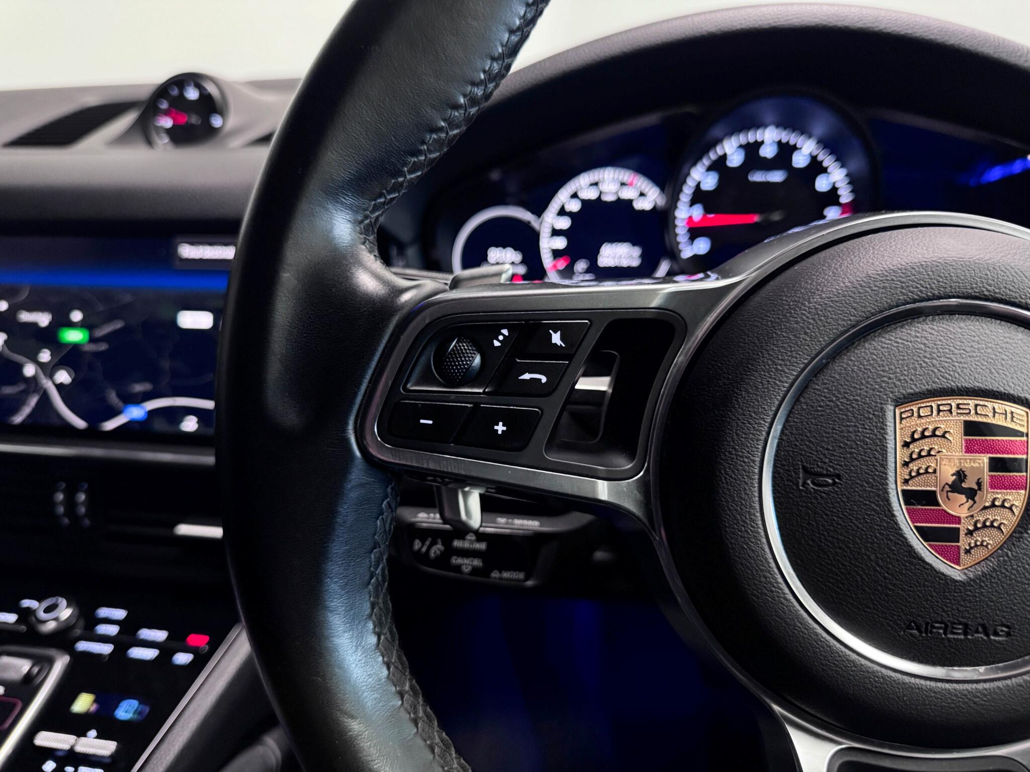 Porsche Cayenne view 13