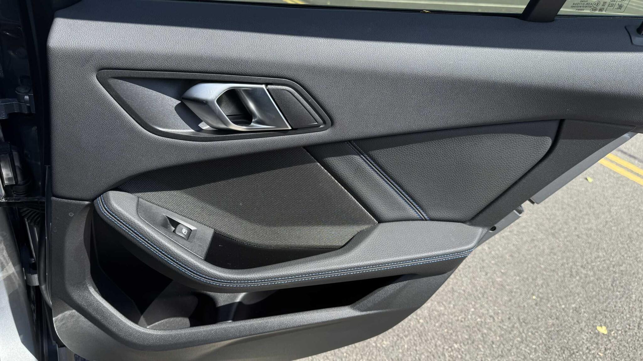 BMW 1 Series view 13