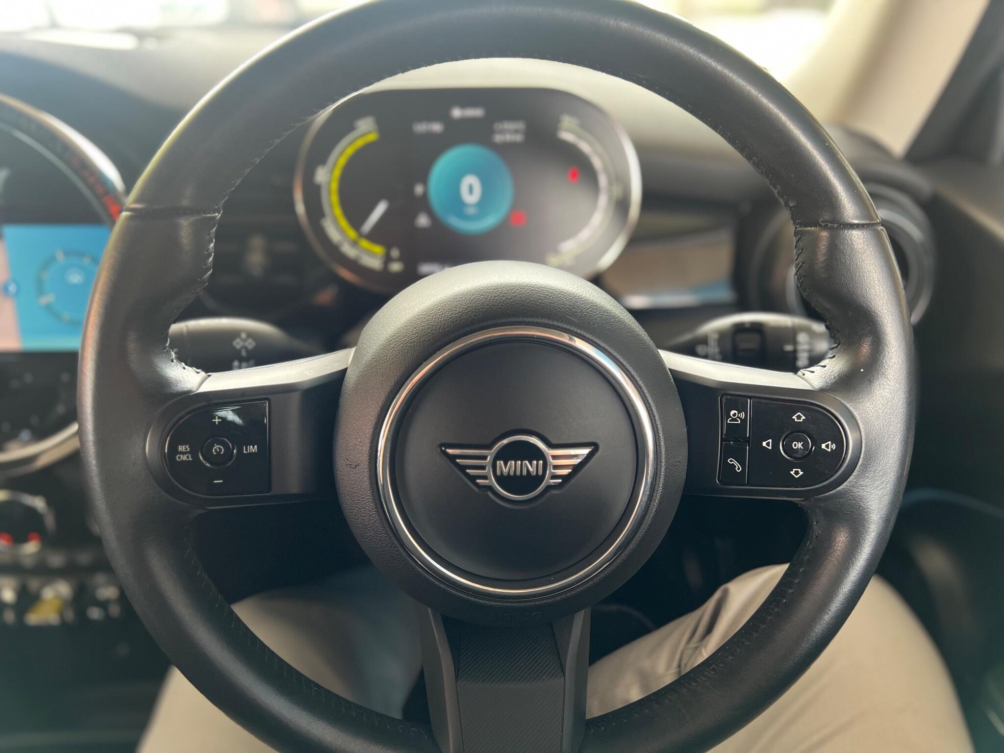 Mini Electric Hatch view 7