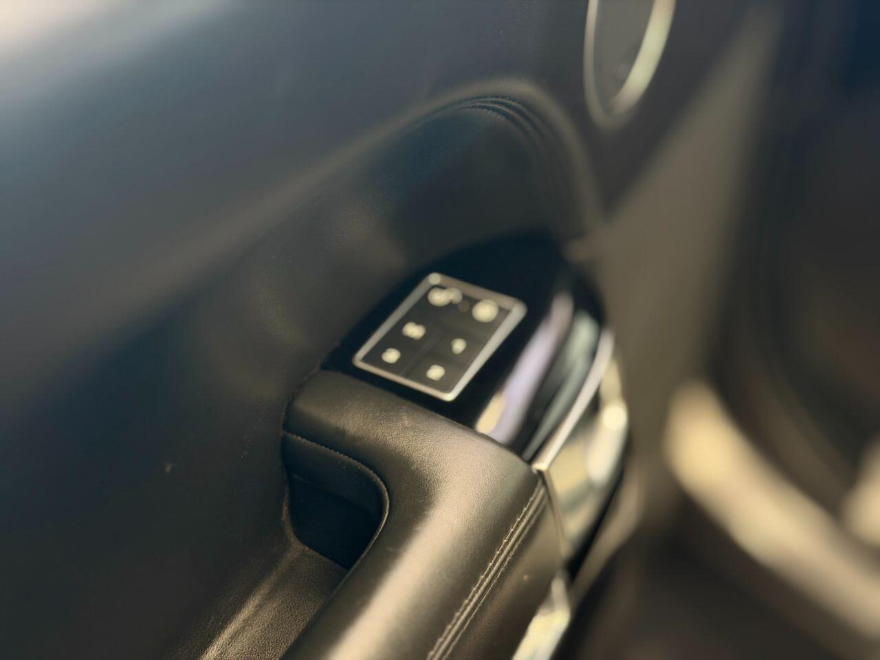 Land Rover Range Rover view 74