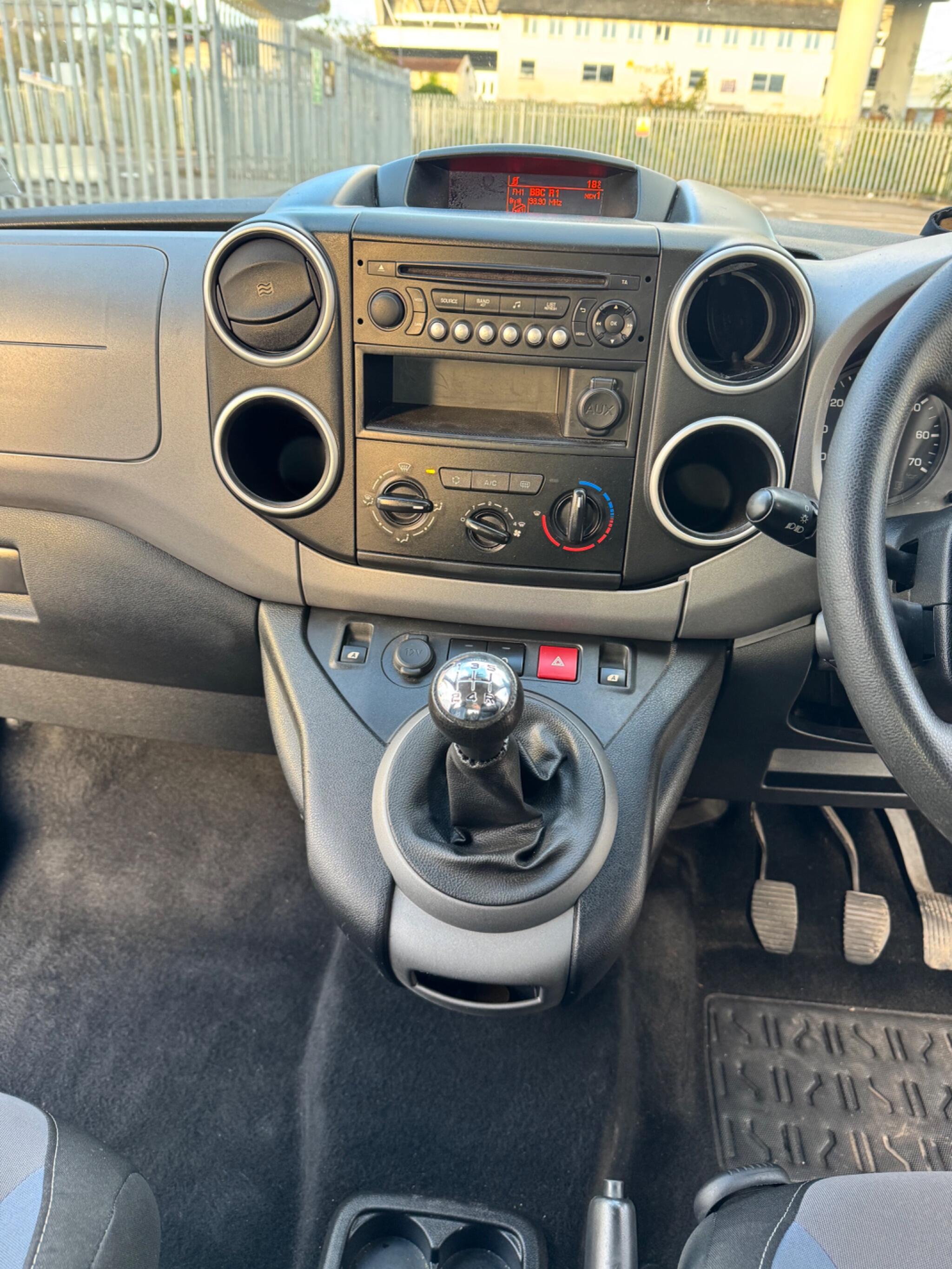 Peugeot Partner Tepee view 22