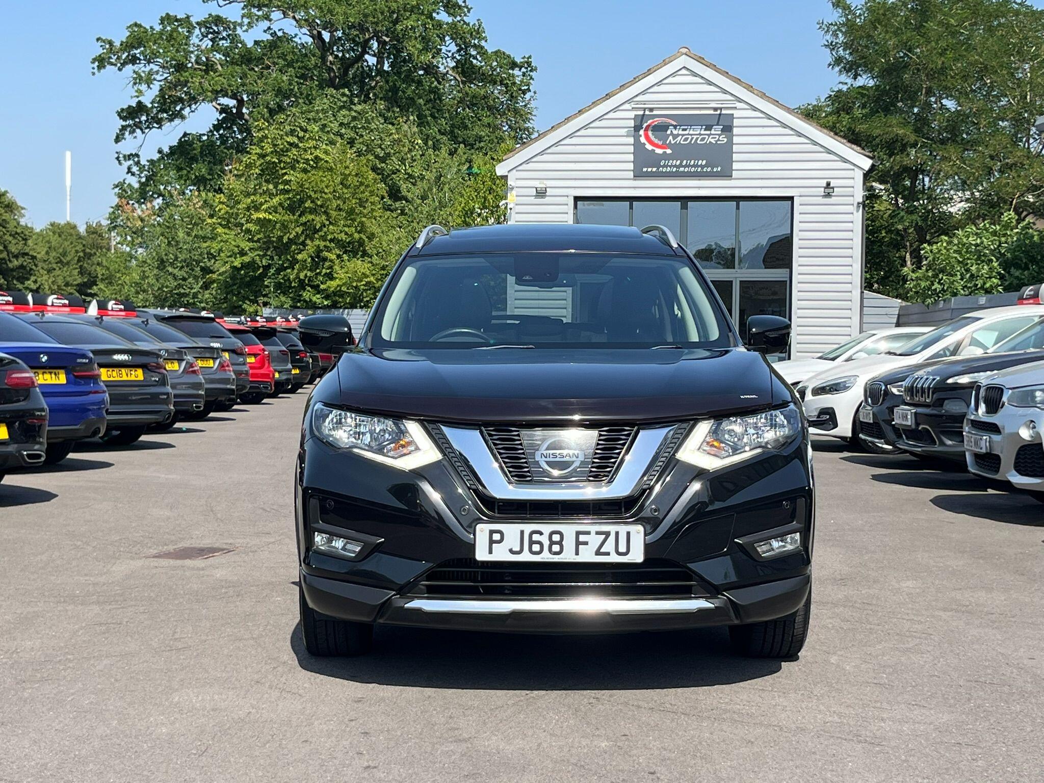 Nissan X-Trail view 2