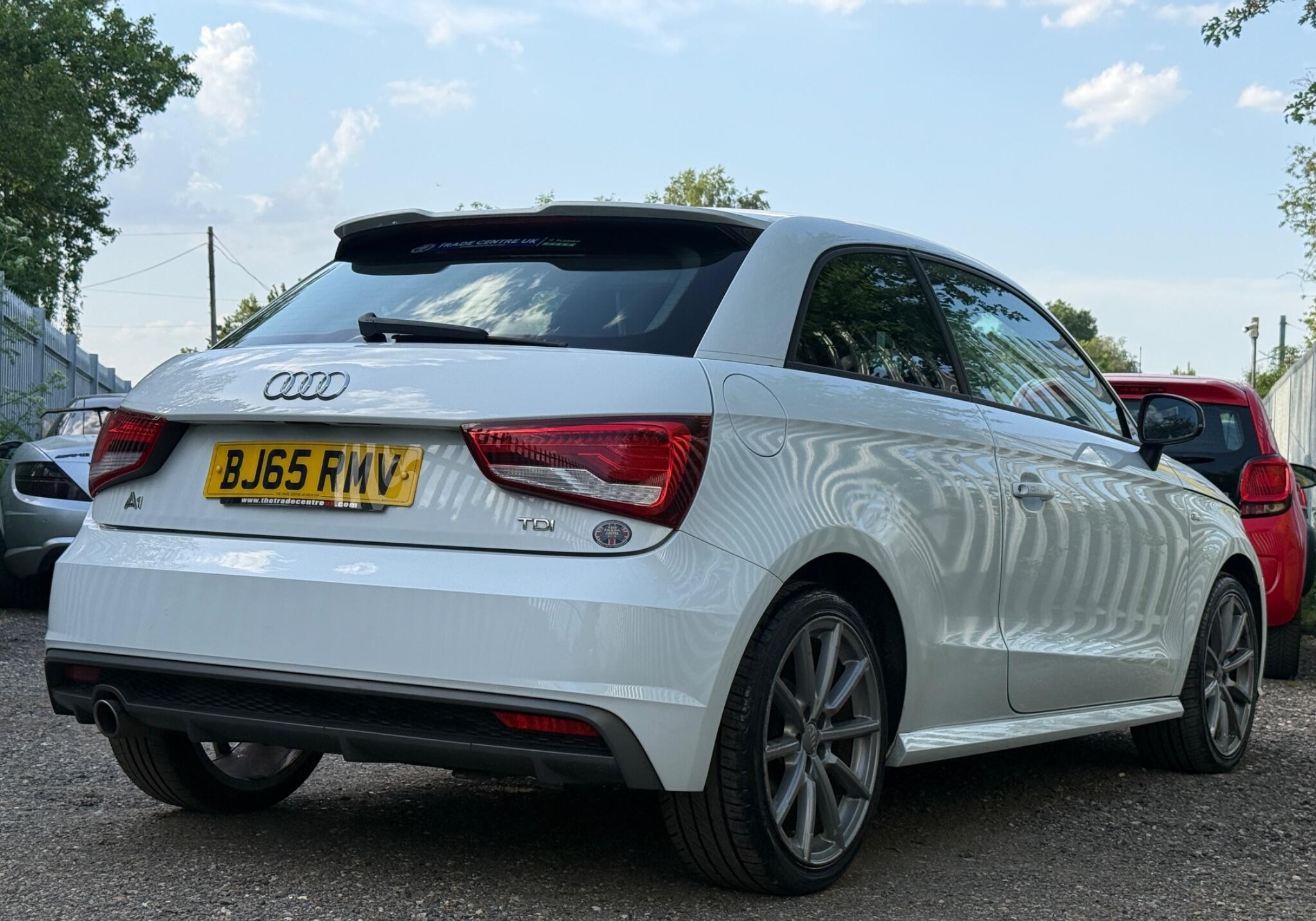 2015 Audi A1 image 18