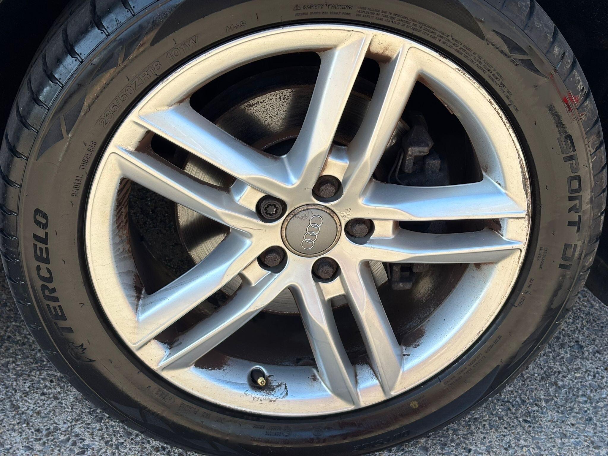 Audi Q3 view 33