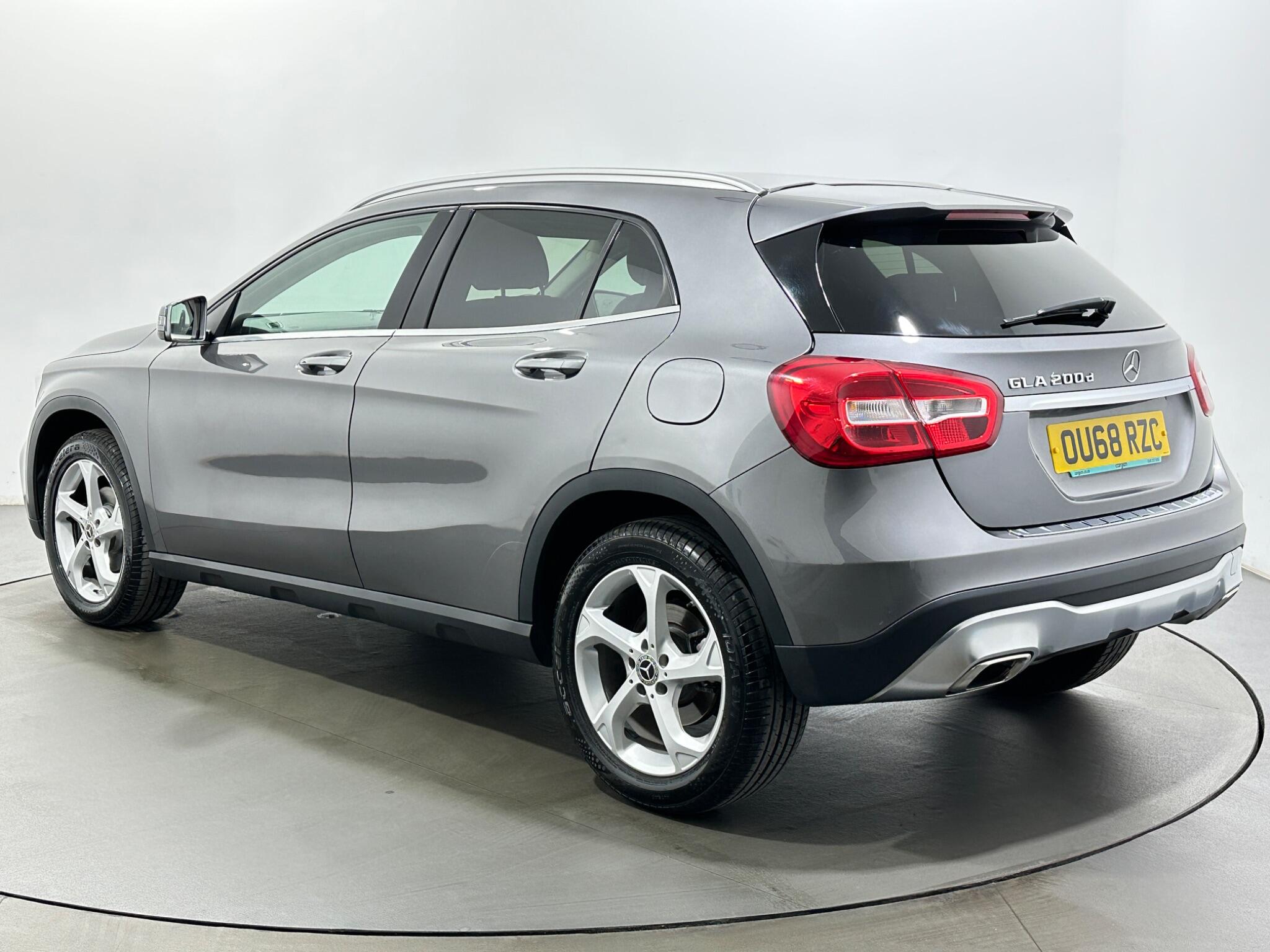 Mercedes-Benz Gla view 6