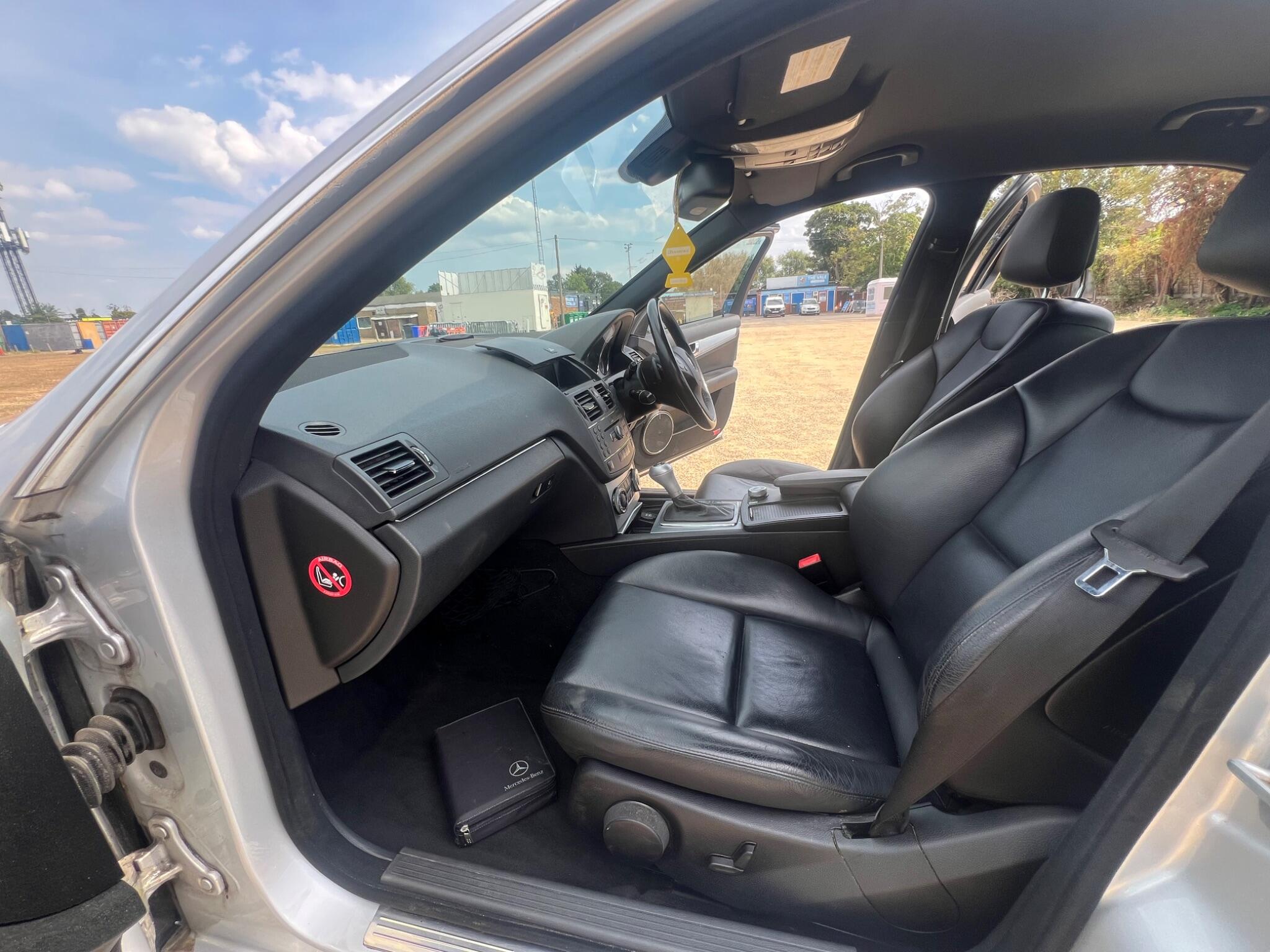 Mercedes-Benz C-Class view 24