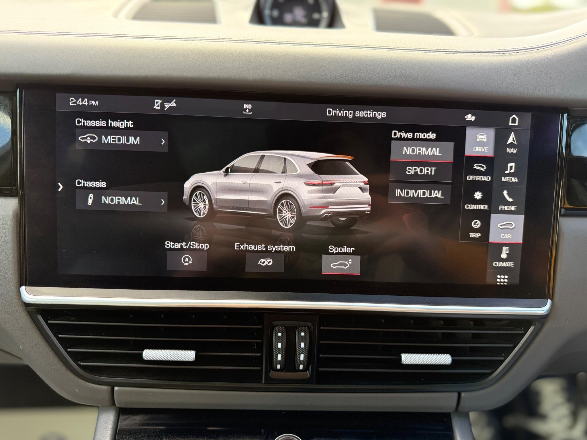 Porsche Cayenne view 38