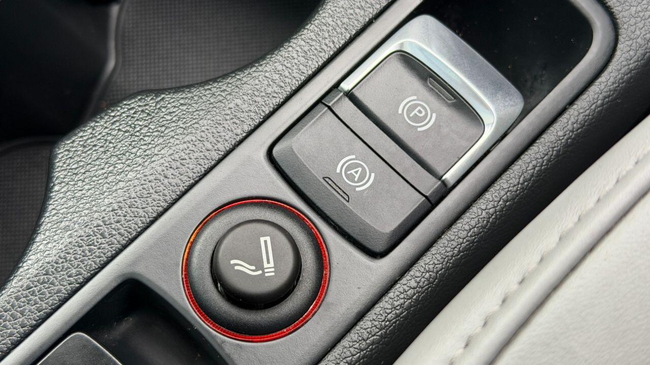 Audi Q3 view 27