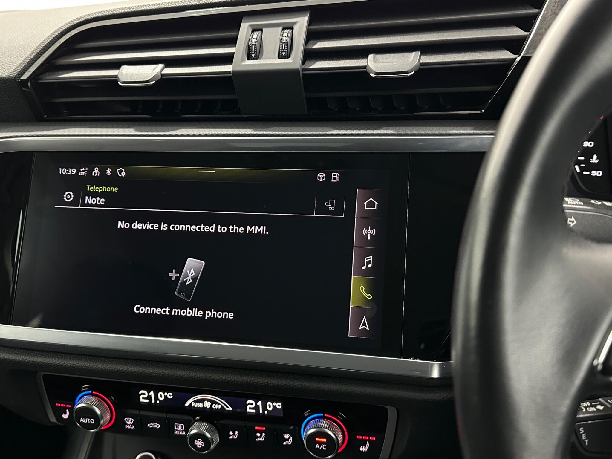 Audi Q3 view 25