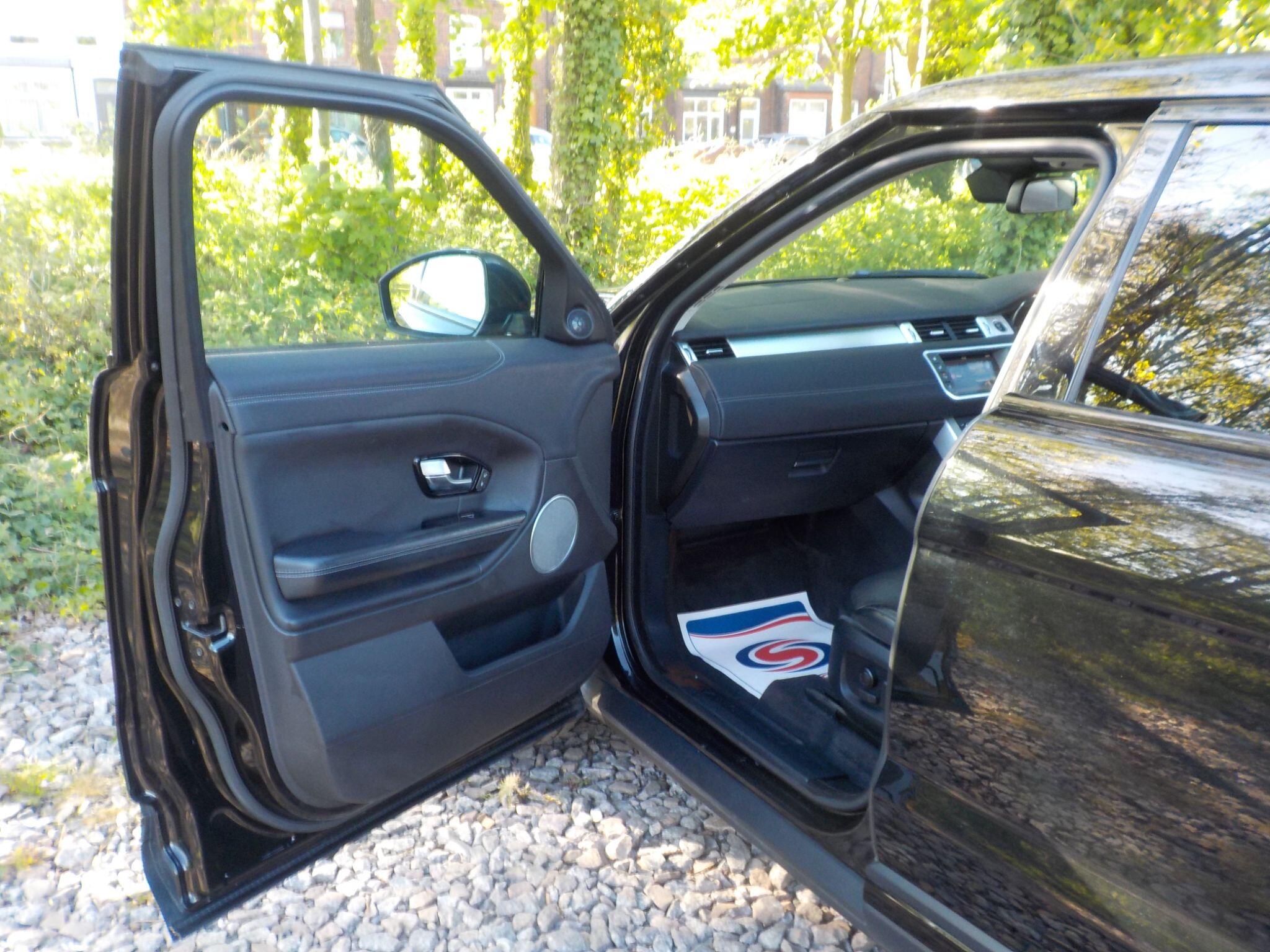 Land Rover Range Rover Evoque 2.0 eD4 SE Tech FWD Euro 6 (s/s) 5dr