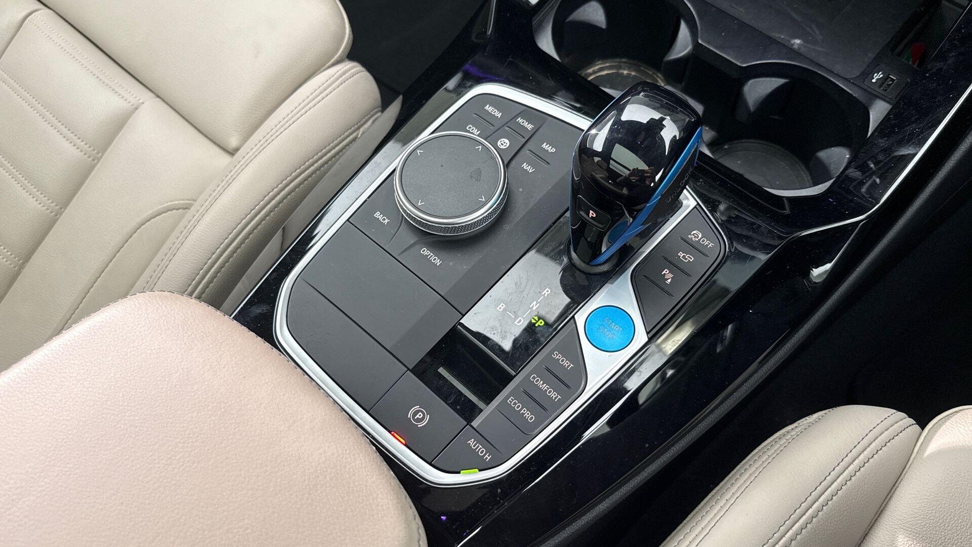 BMW iX3 view 10