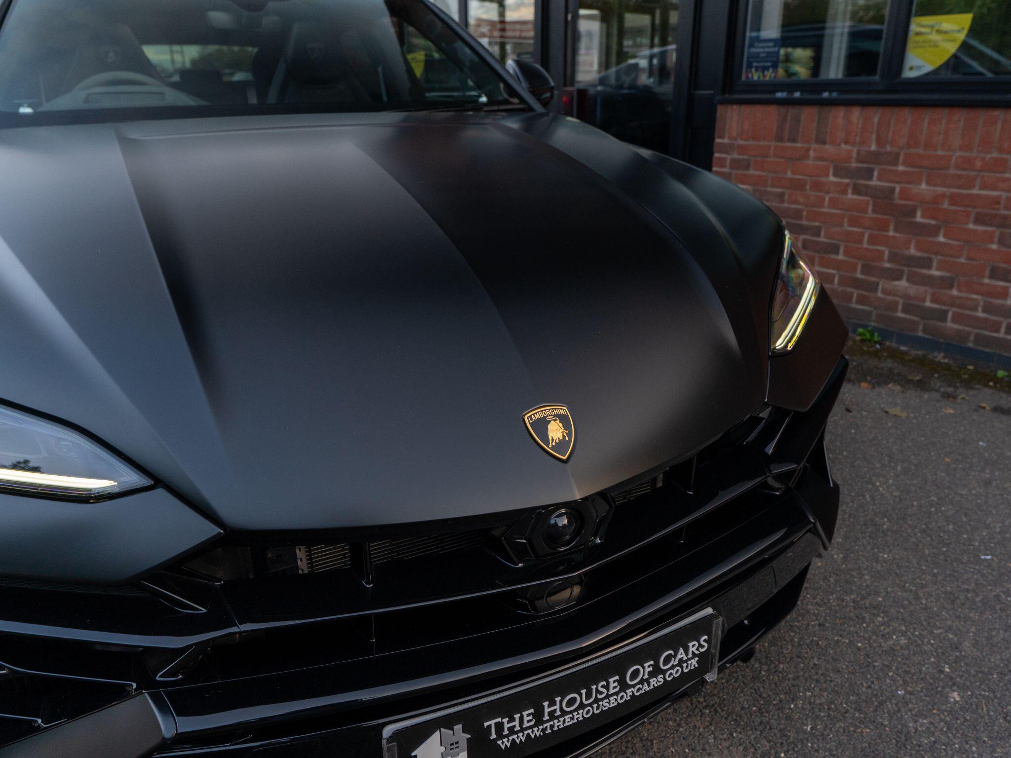 Lamborghini Urus view 20