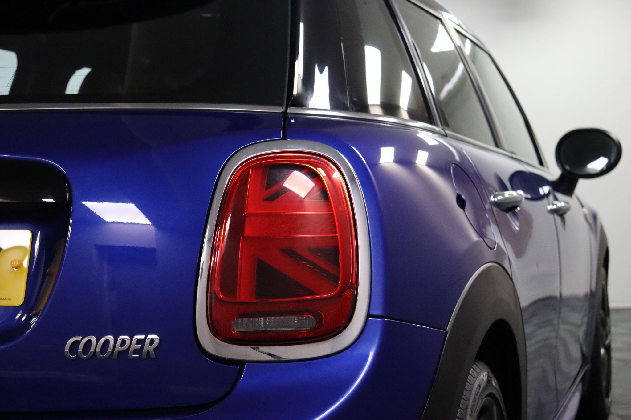 Mini Hatch view 23