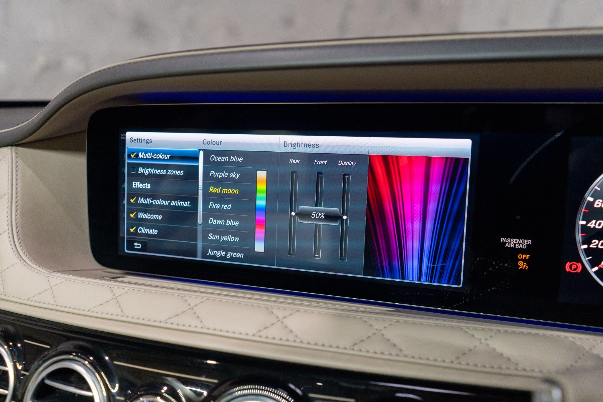 Mercedes-Benz S-Class view 28