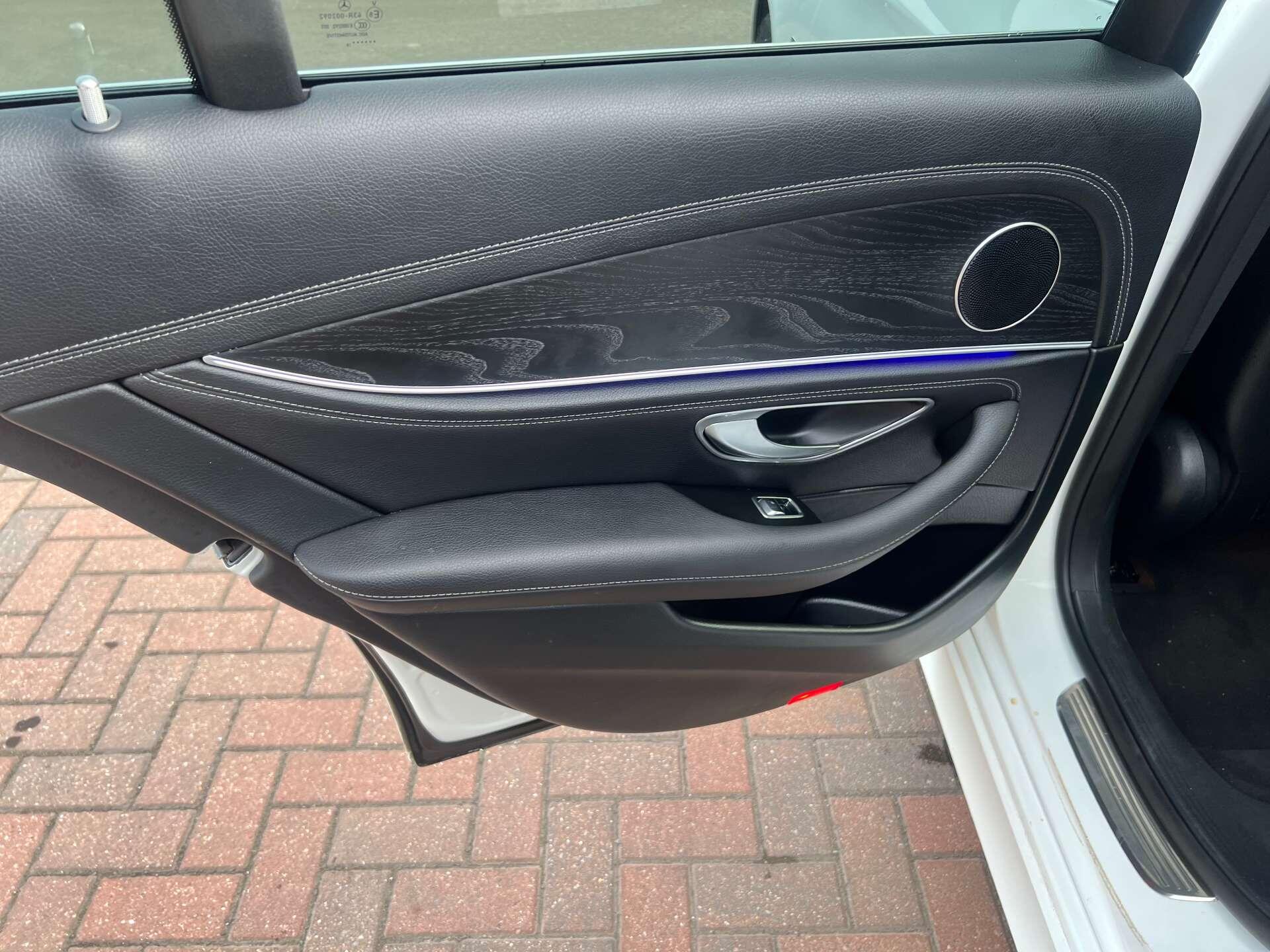 Mercedes-Benz E-Class view 44