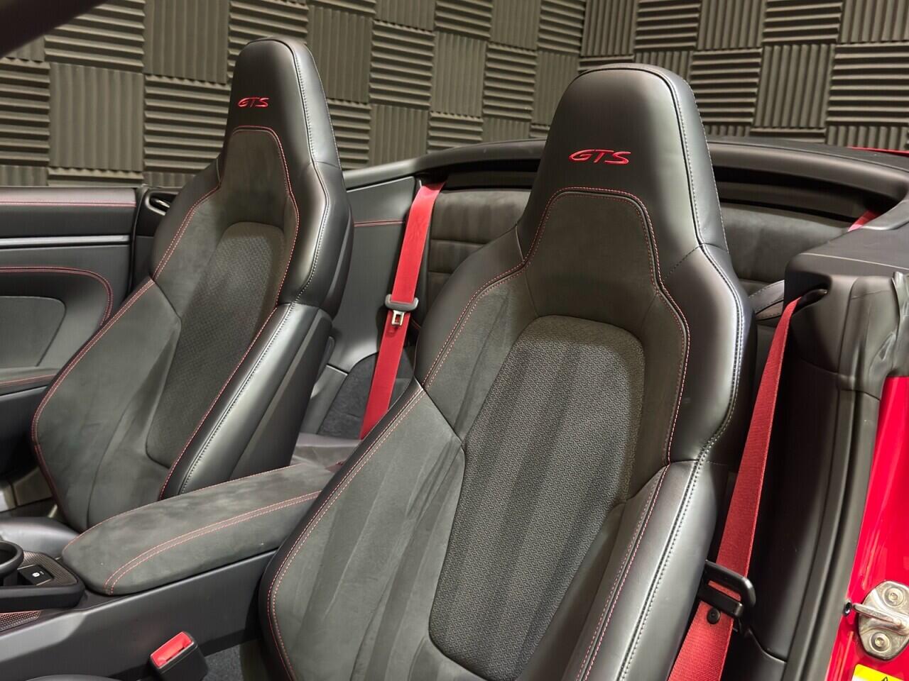 Porsche 911 view 28