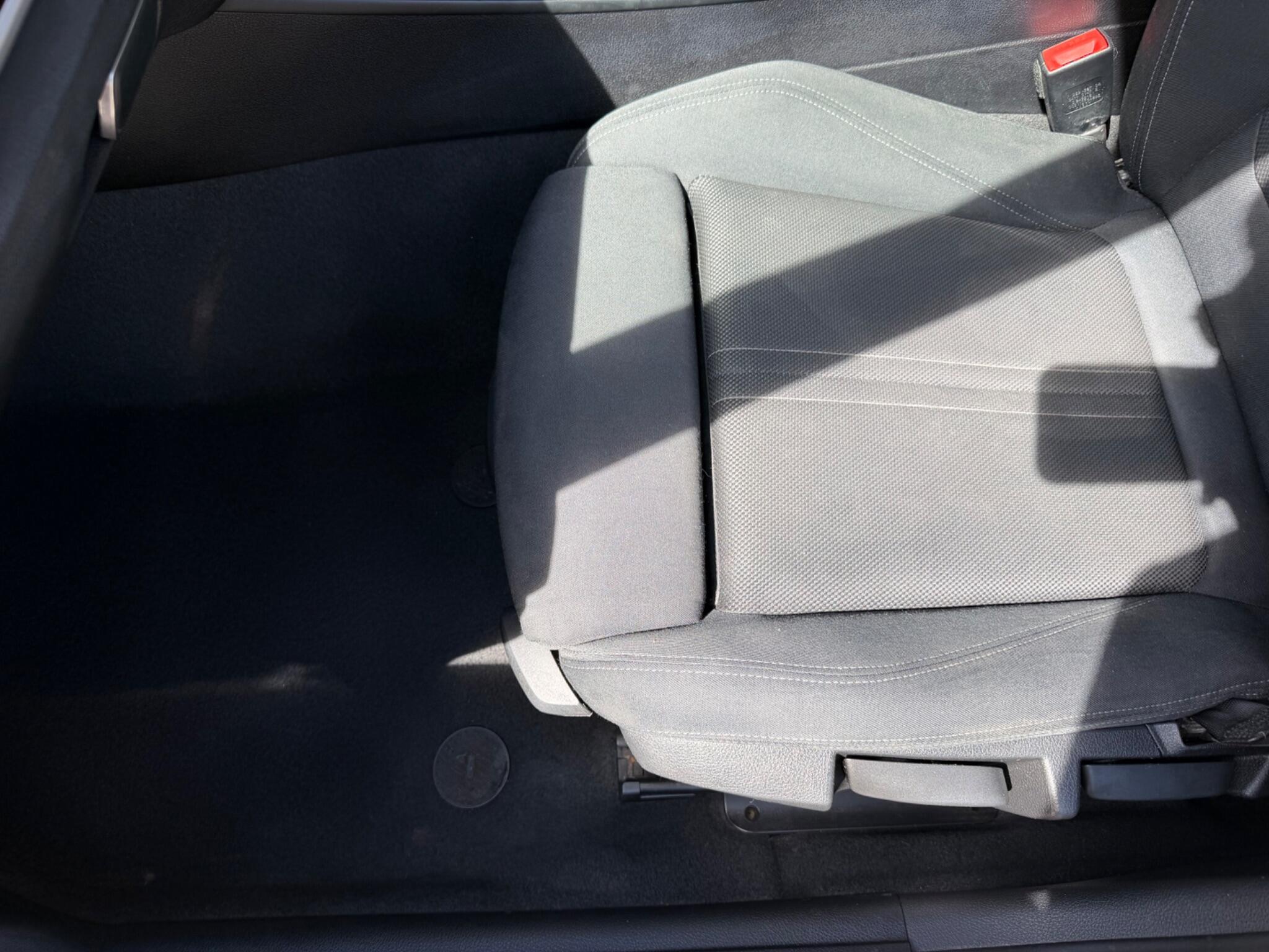 BMW 1 Series view 18