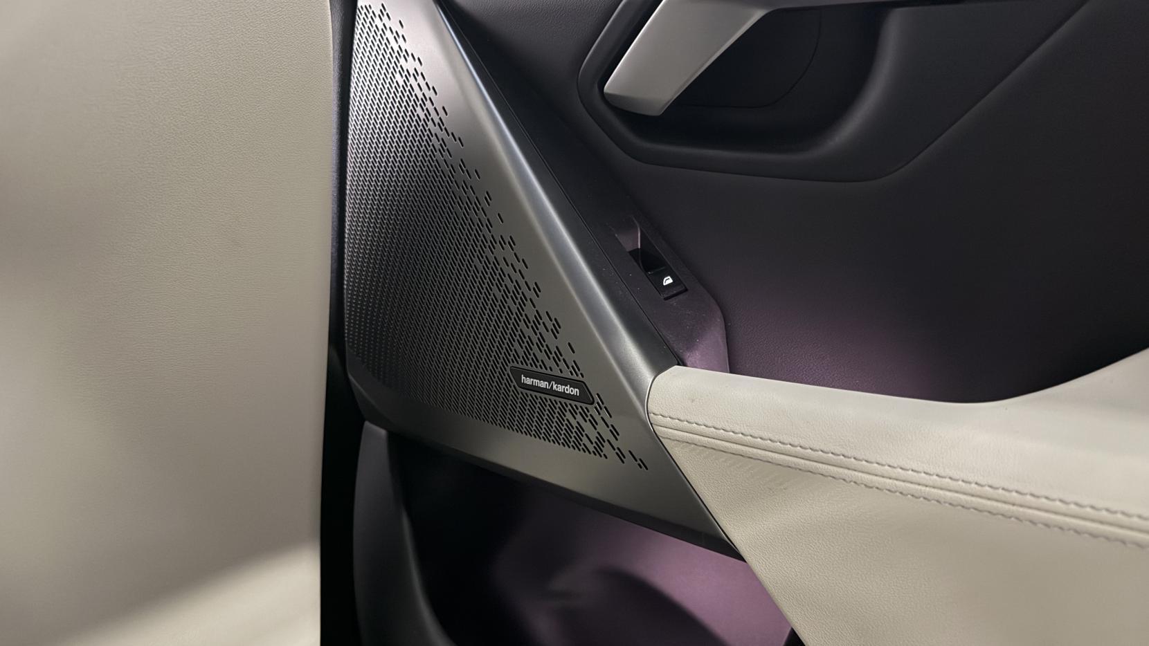 BMW I5 view 22