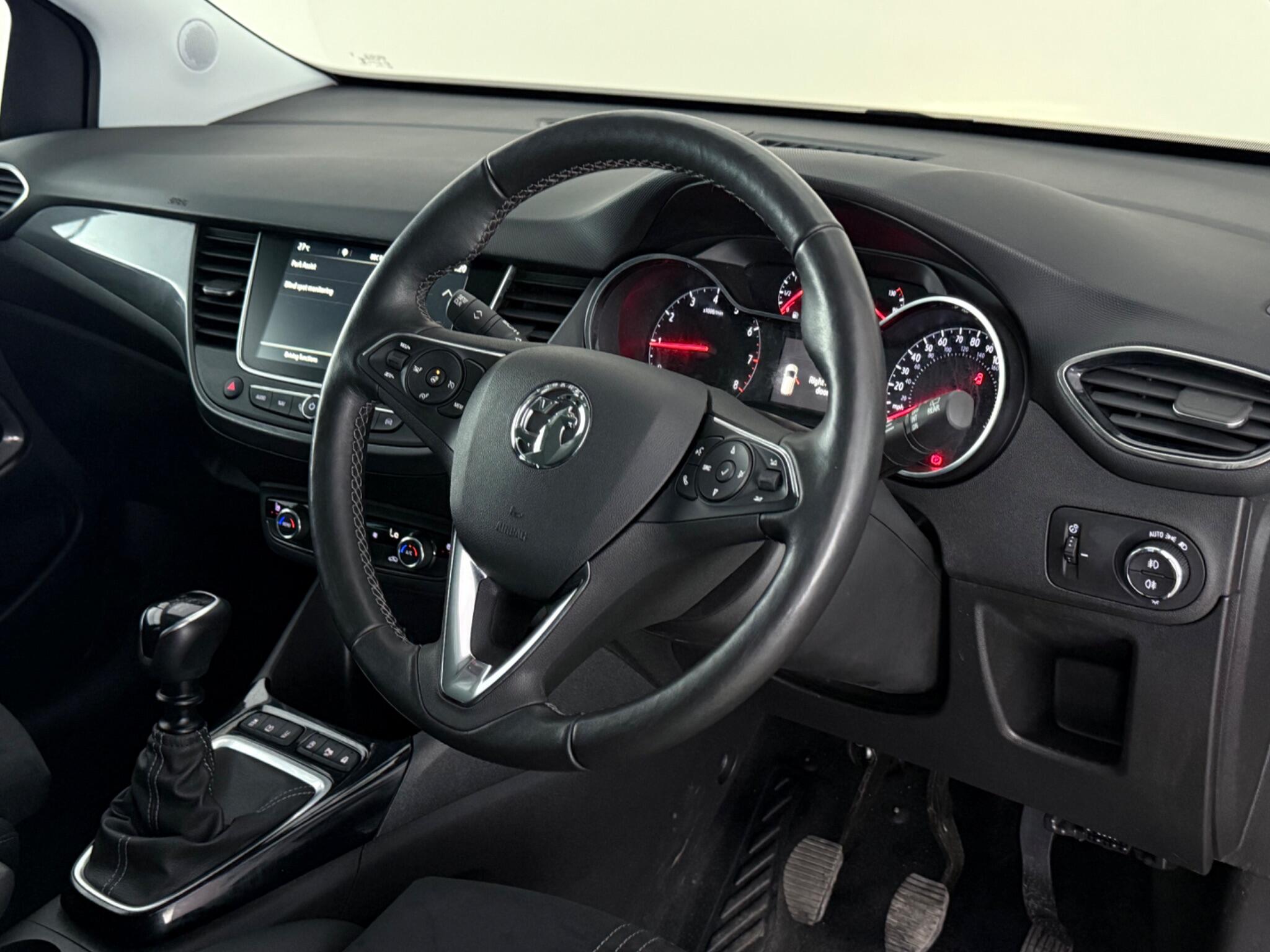Vauxhall Crossland view 3