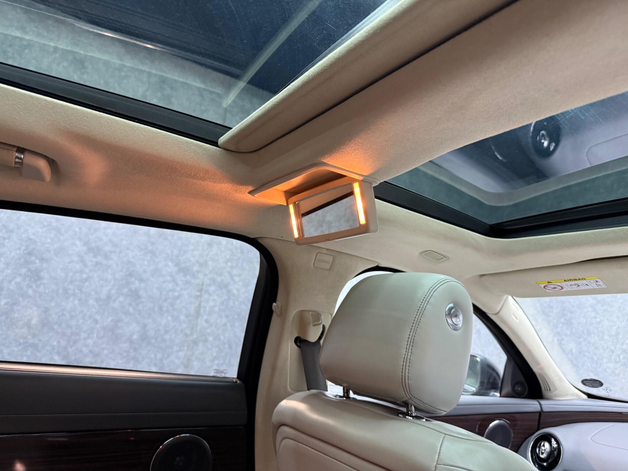 Jaguar XJ view 25
