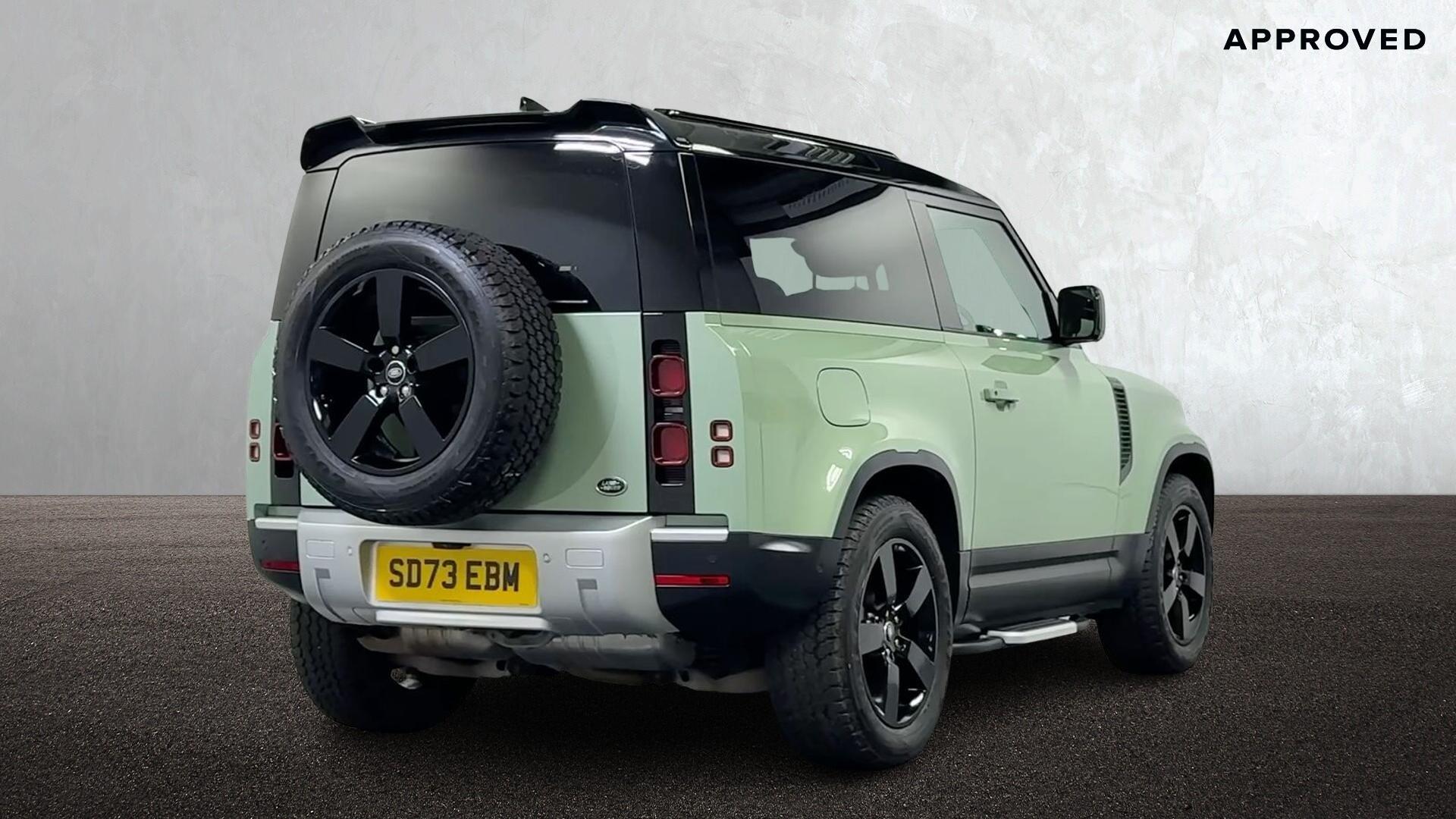 Land Rover Defender view 29