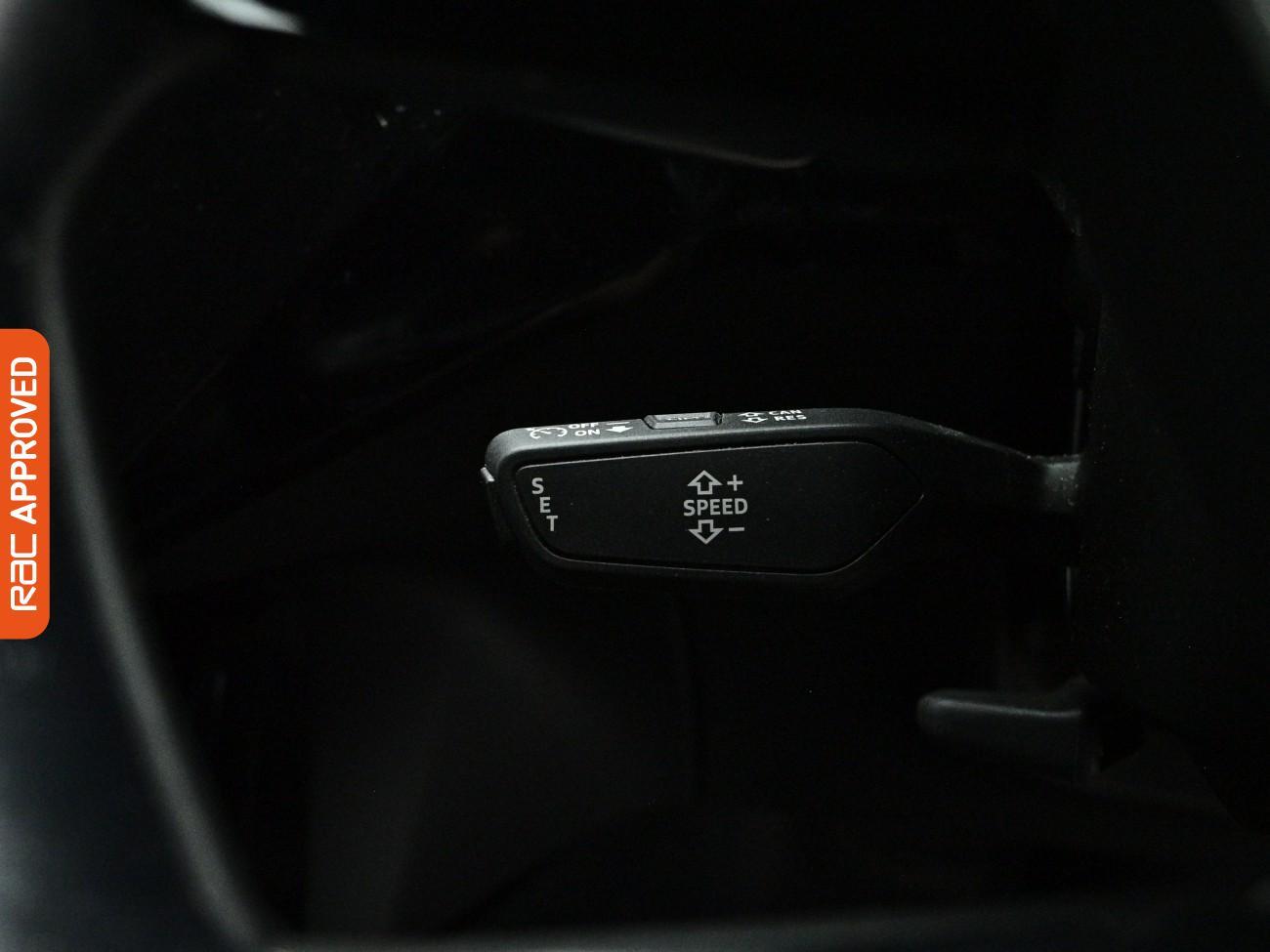 Audi E-Tron view 22